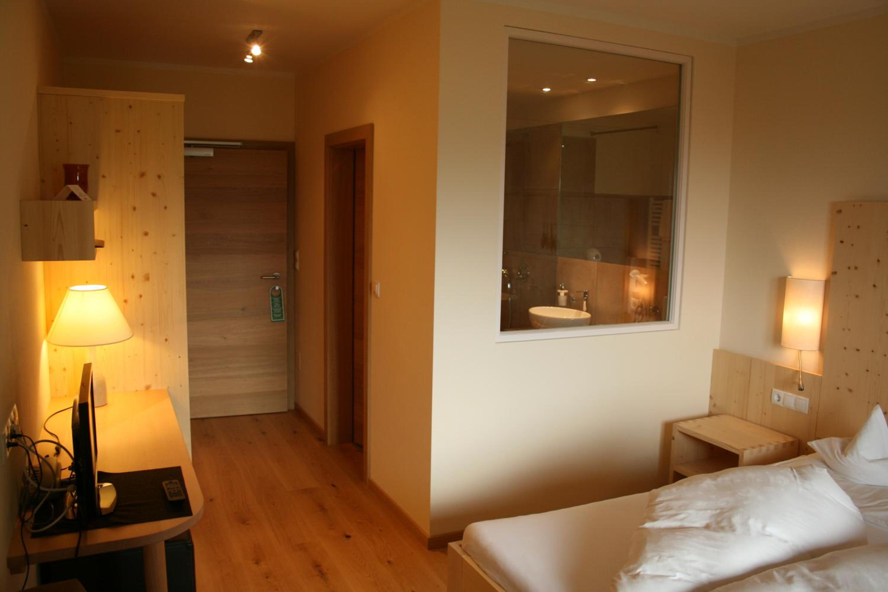 Double Room with Balcony and Mountain View photo 3