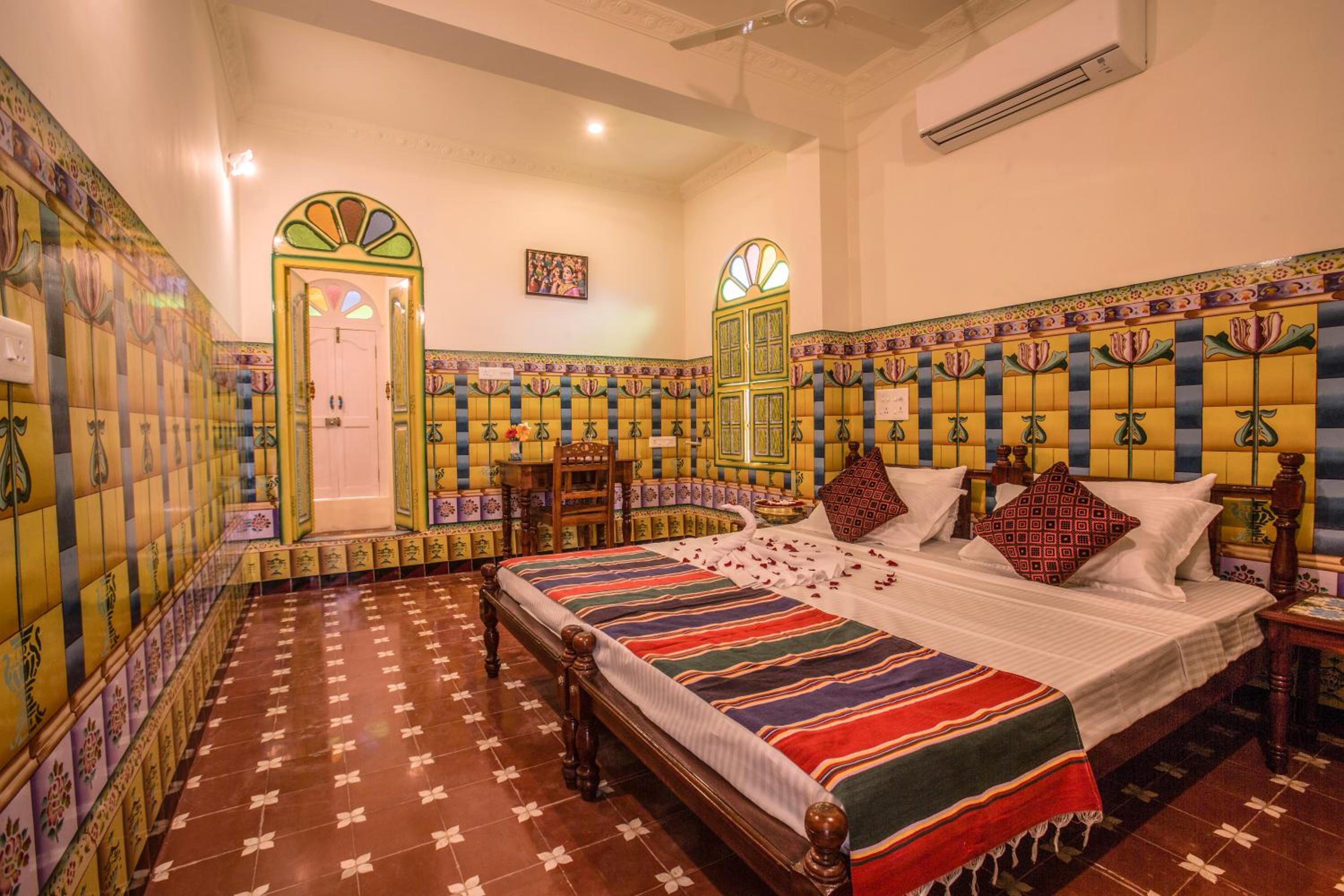 Deluxe Room - Photo 2