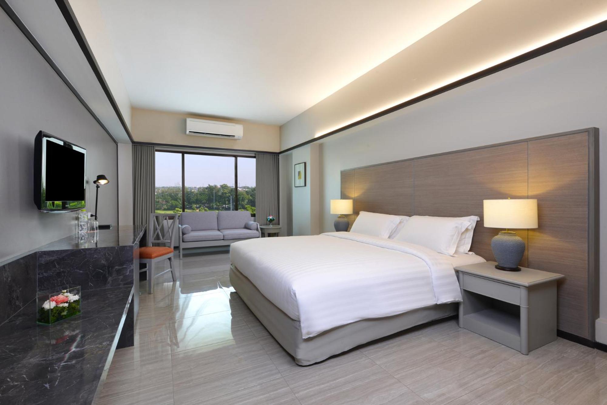 Deluxe Double or Twin Room