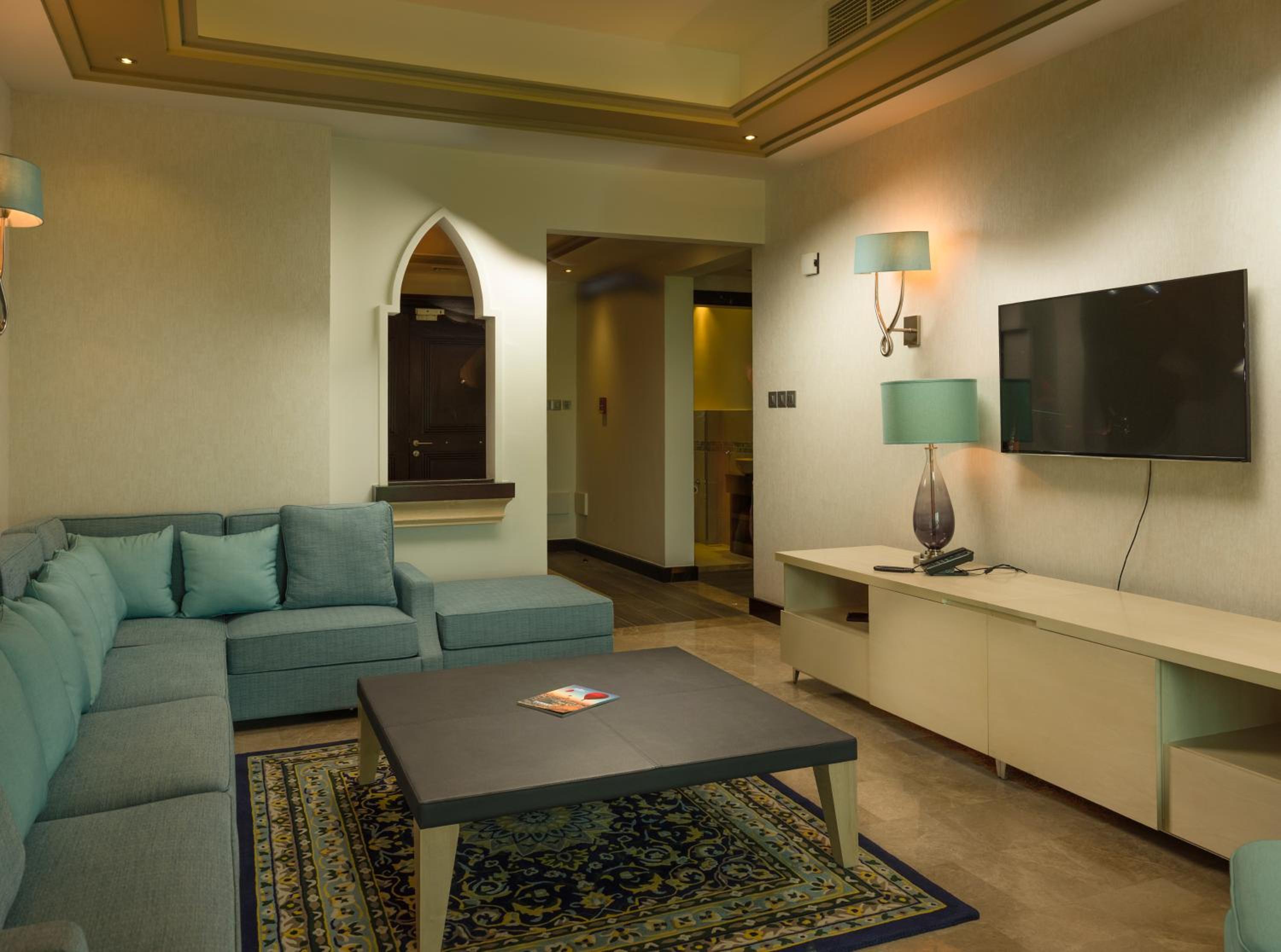 One-Bedroom Villa With Access To Garden & River Lake