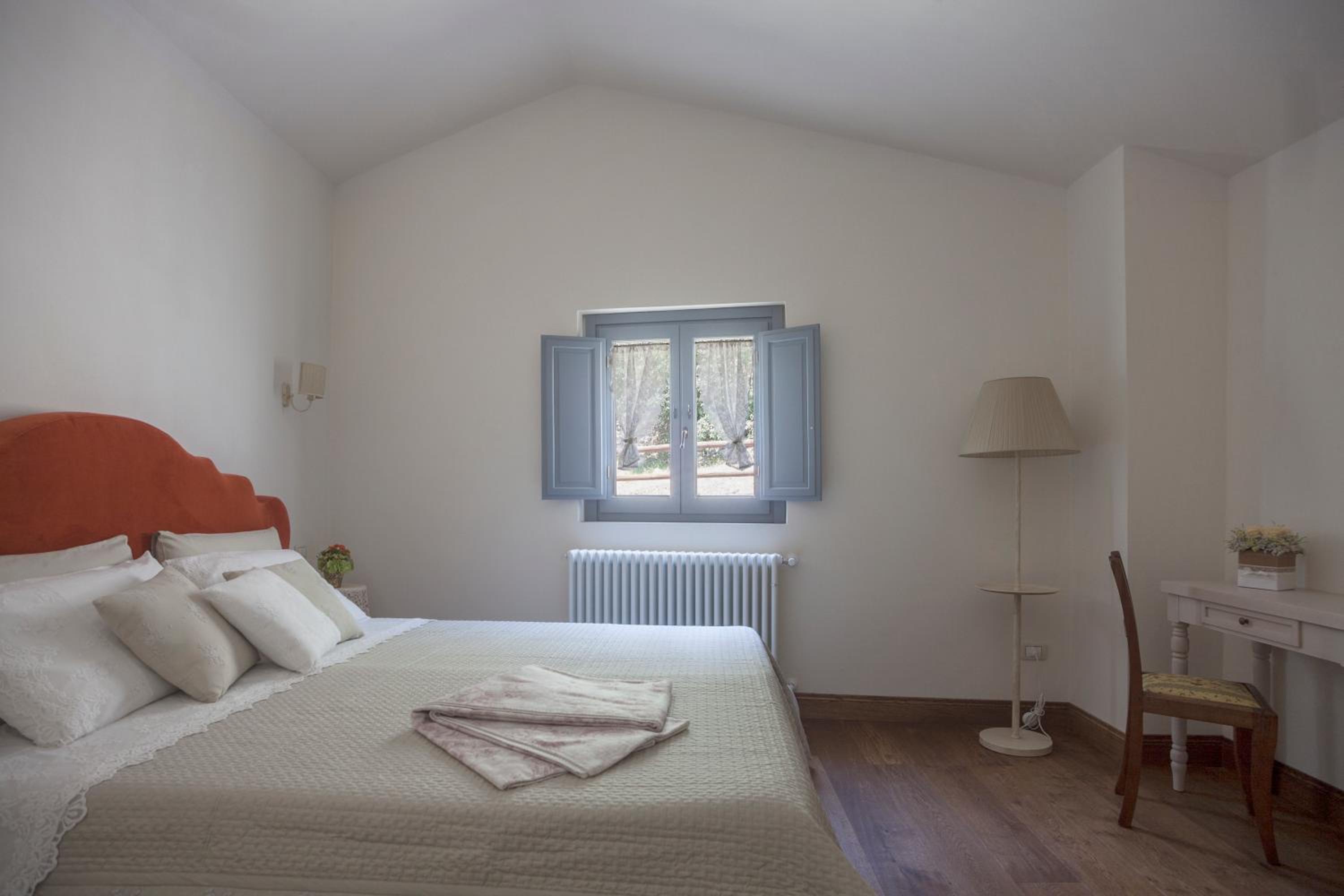 Double or Twin Room with Private Bathroom - Photo 1
