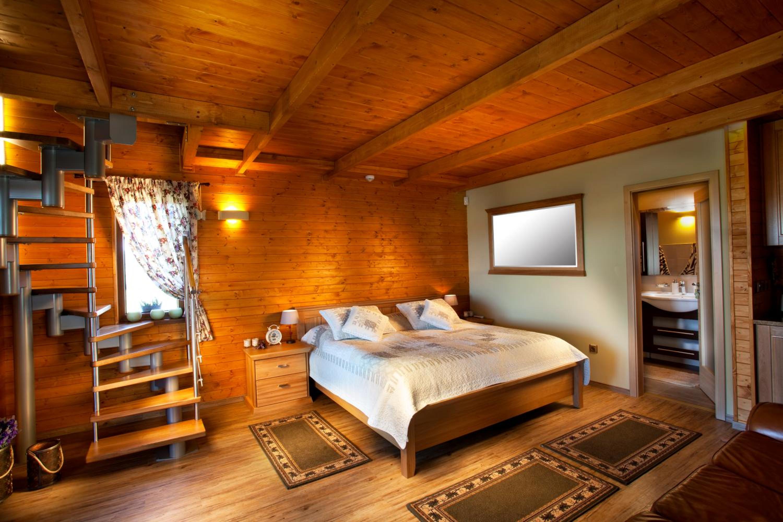 两卧室小屋