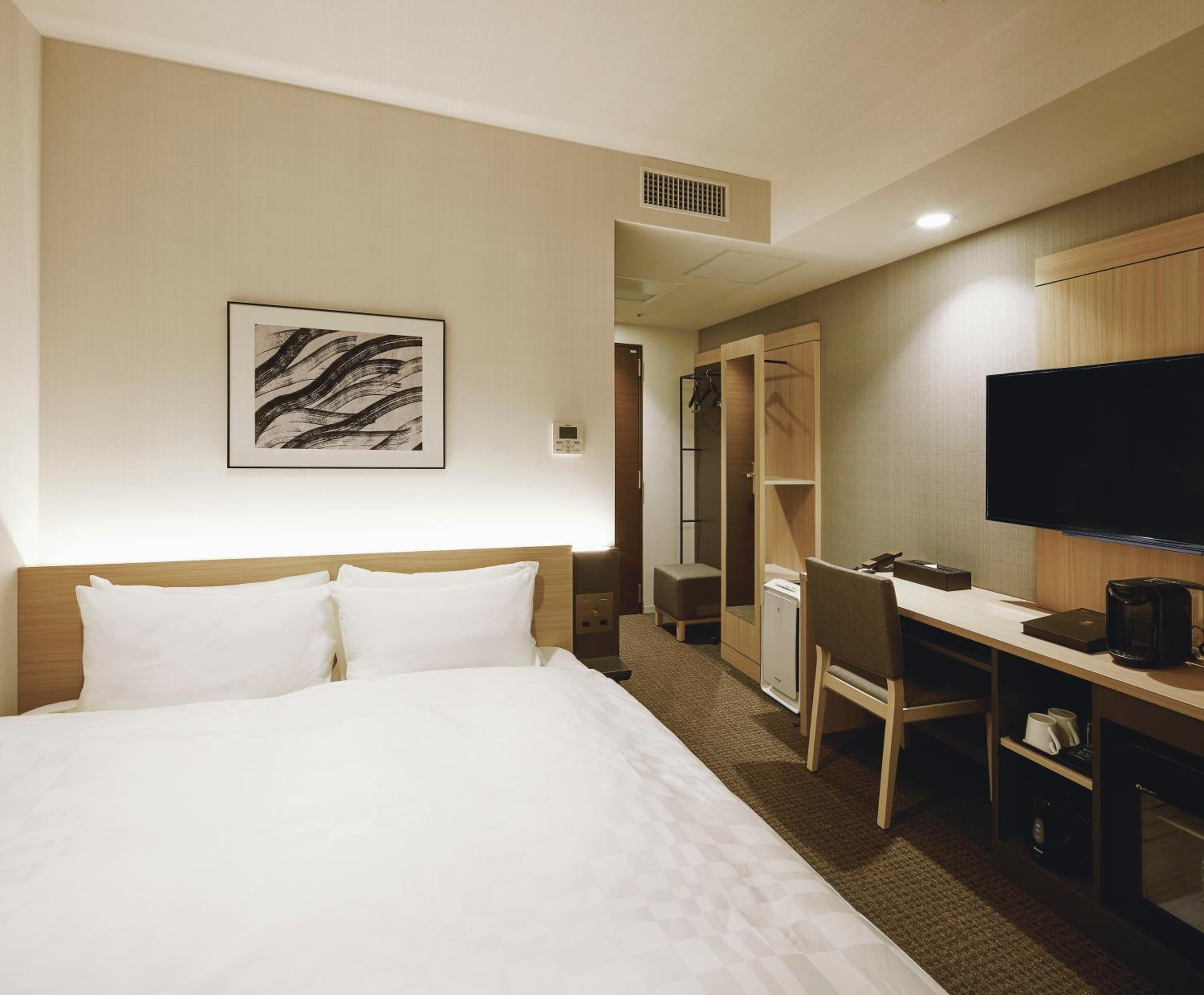 Double Room - Smoking photo 1