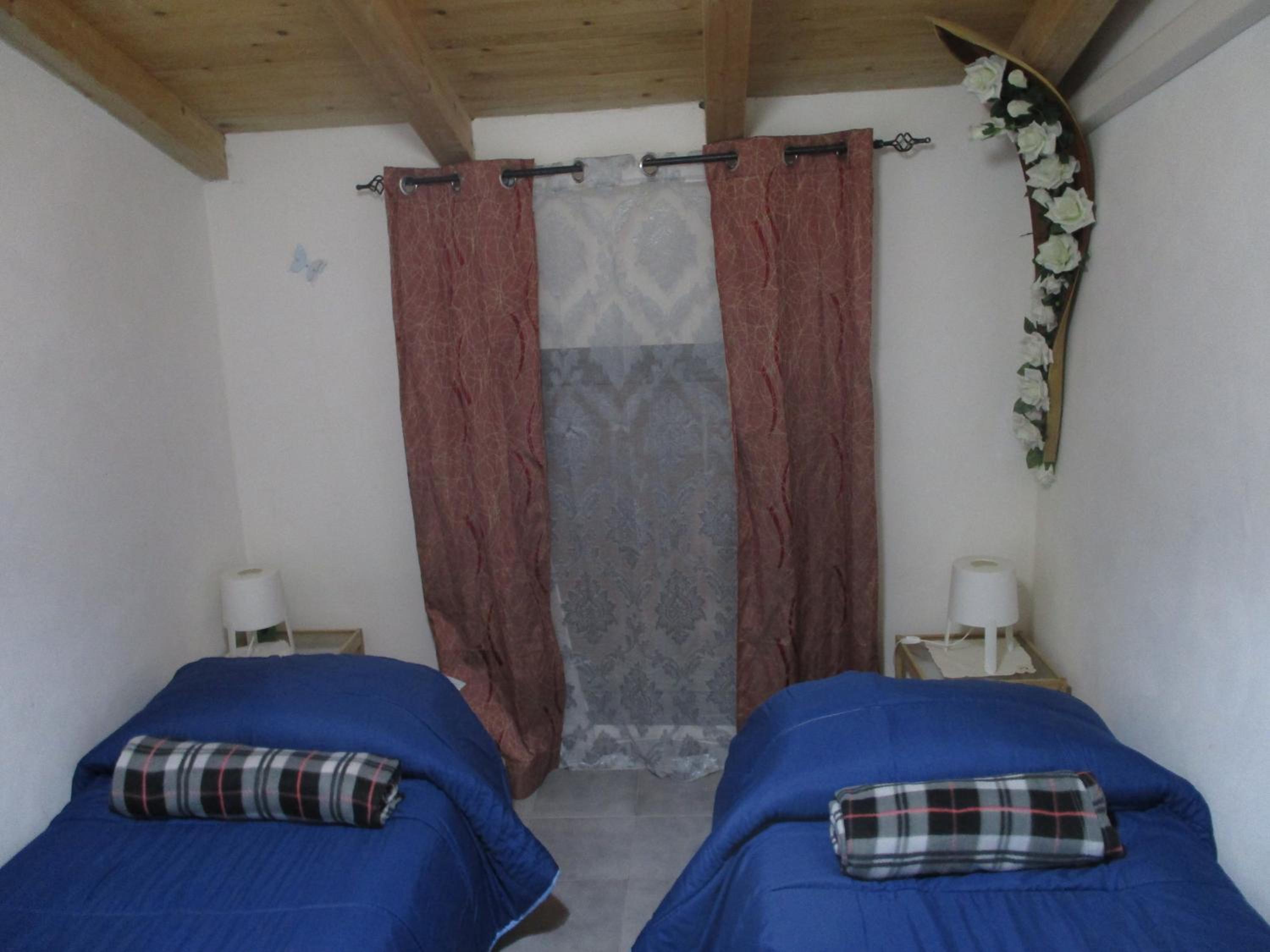 Twin Room With Shared Bathroom photo 3