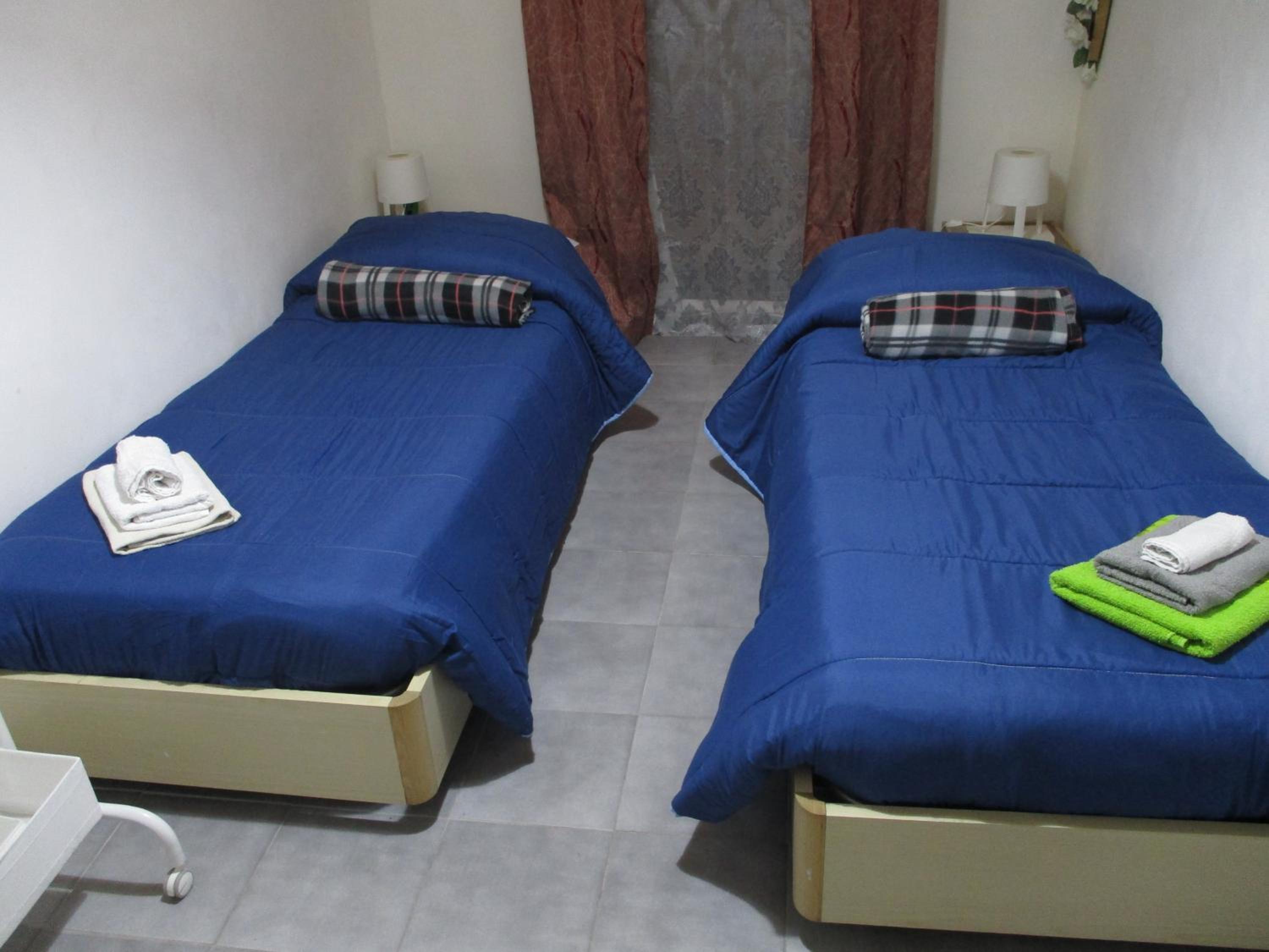 Twin Room With Shared Bathroom photo 2