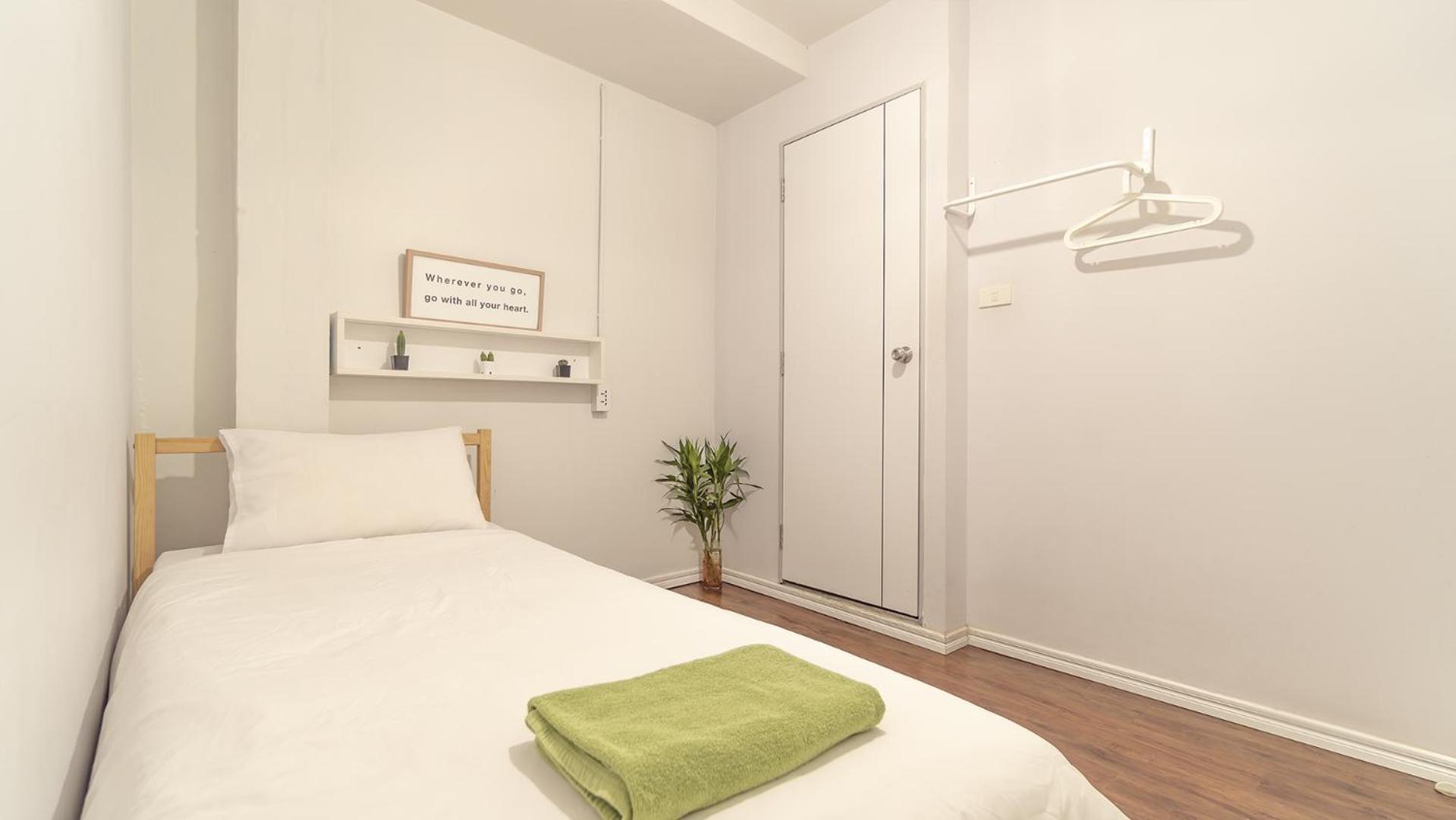 Single Room with Private Bathroom (No window) photo 1