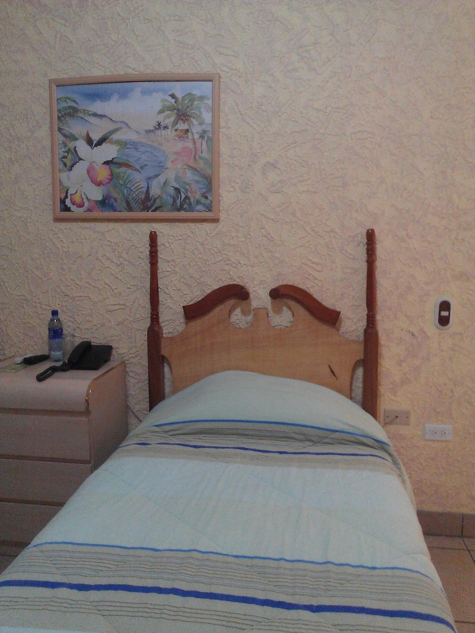Single Room photo 2