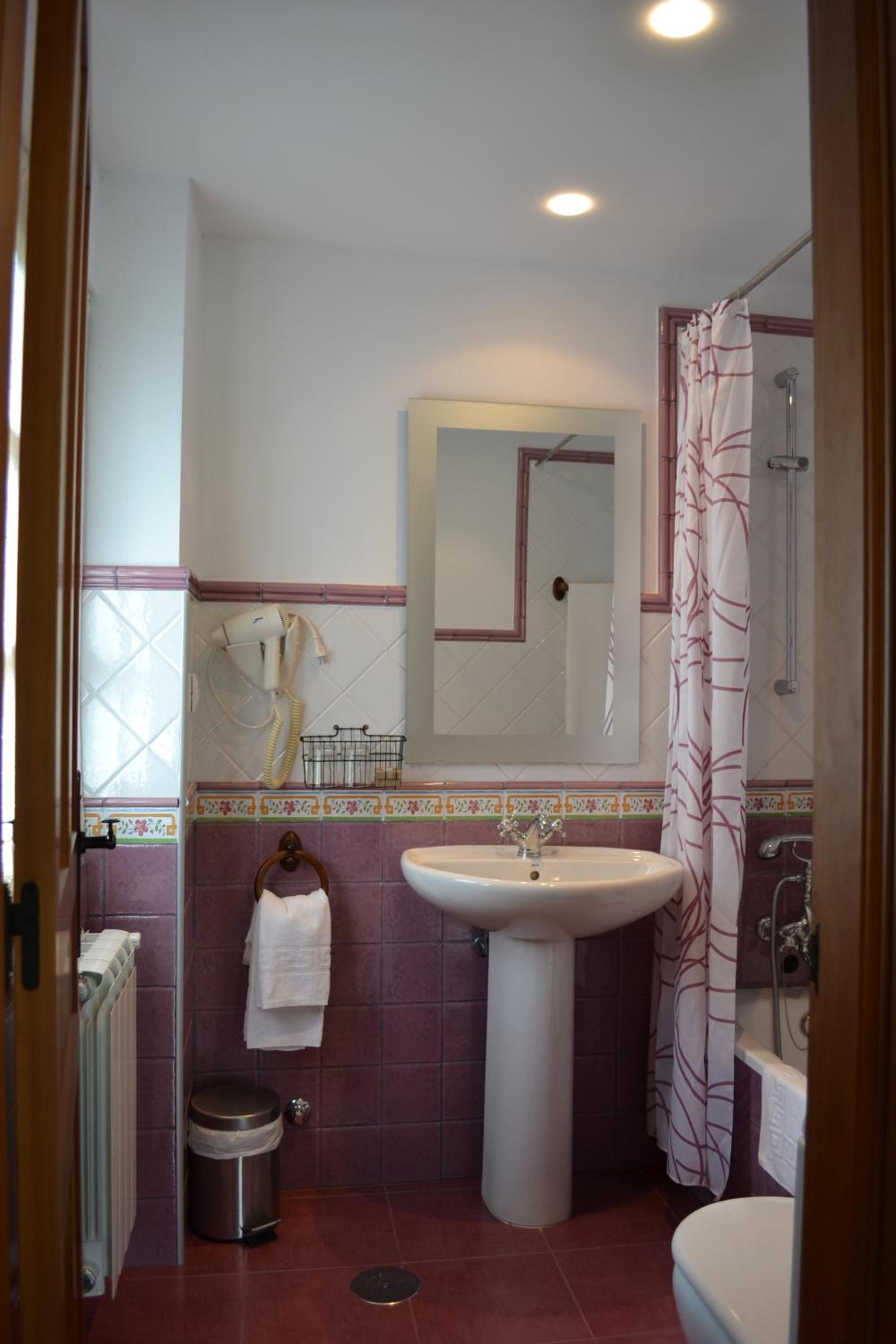 Double Room - Photo 18