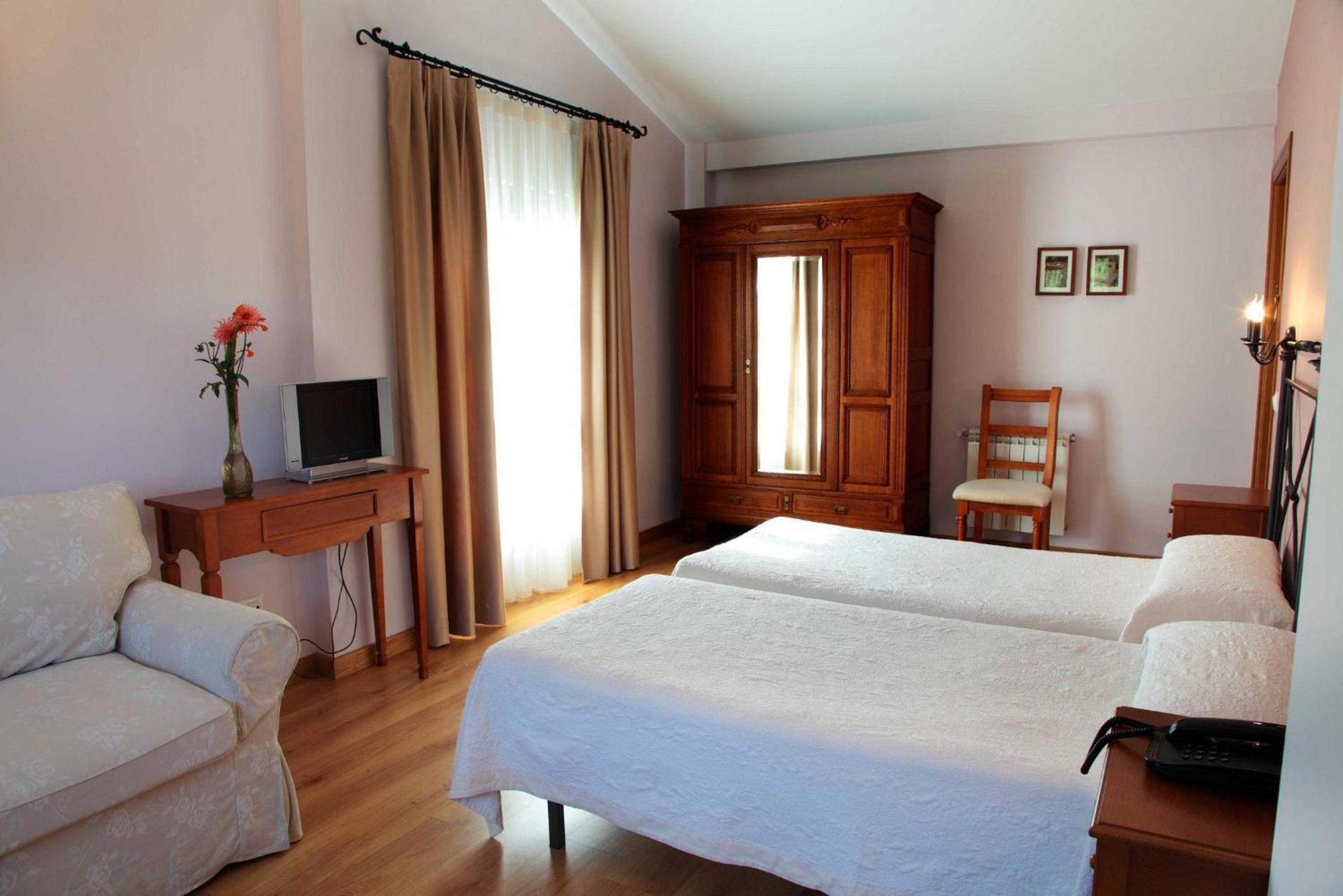 Double Room - Photo 19
