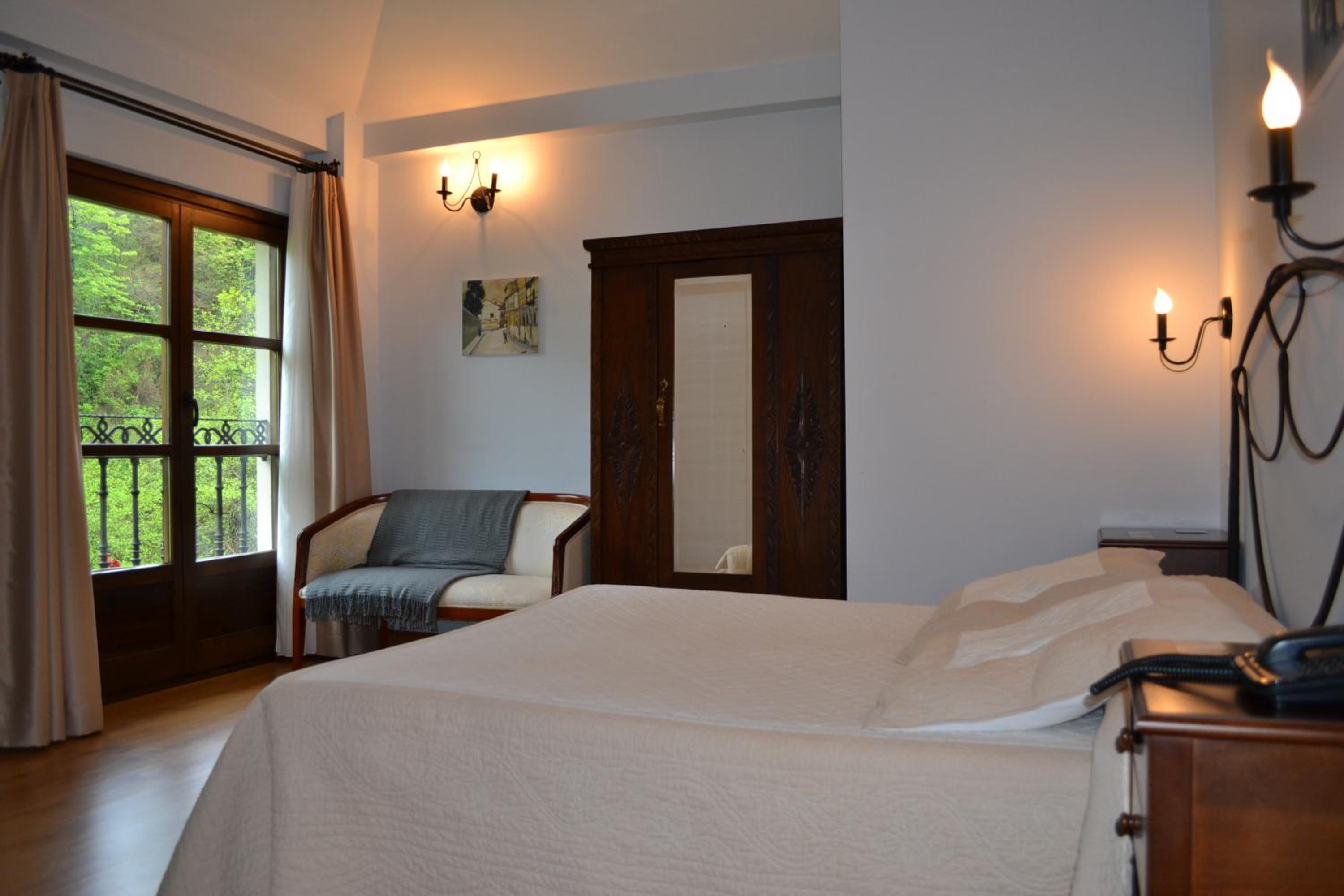 Double Room - Photo 21