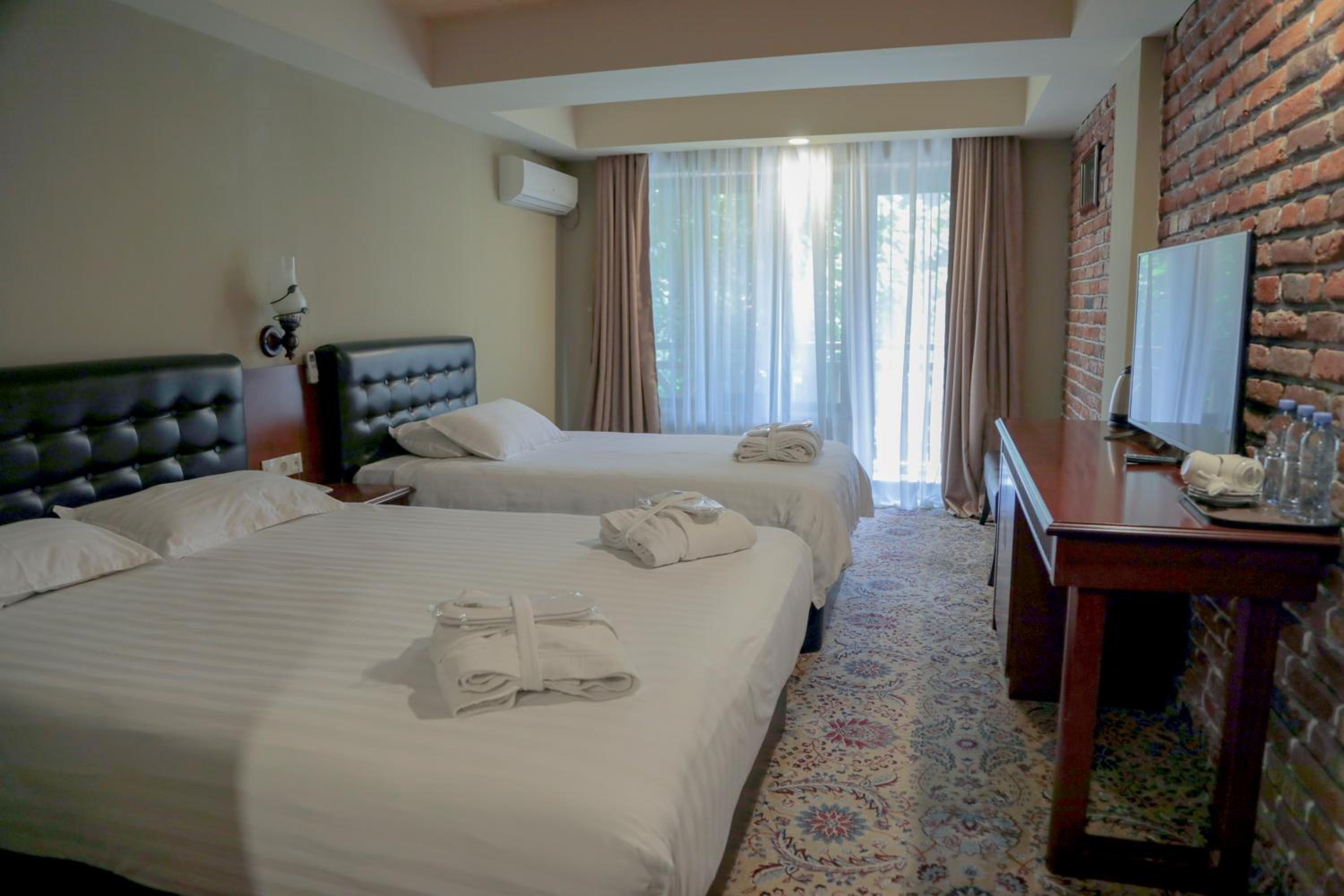 Classic Triple Room - Photo 3
