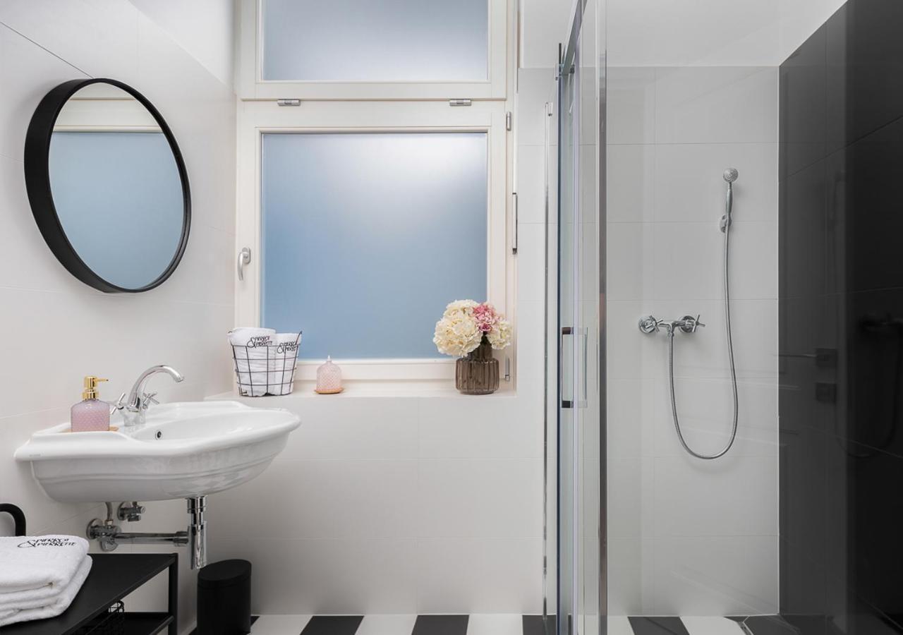One-Bedroom Apartment - Photo 3