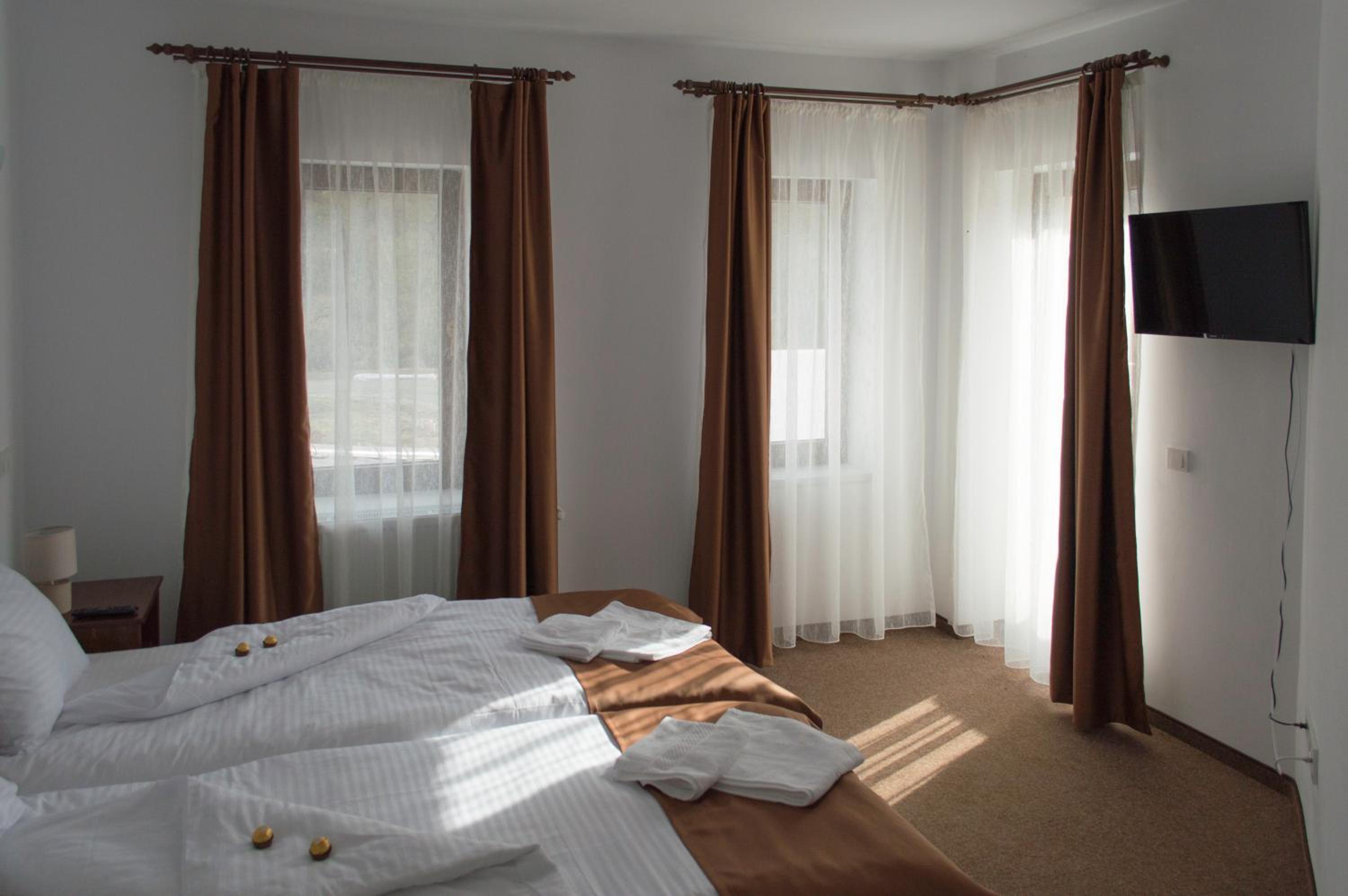 One-Bedroom Apartment - Photo 1
