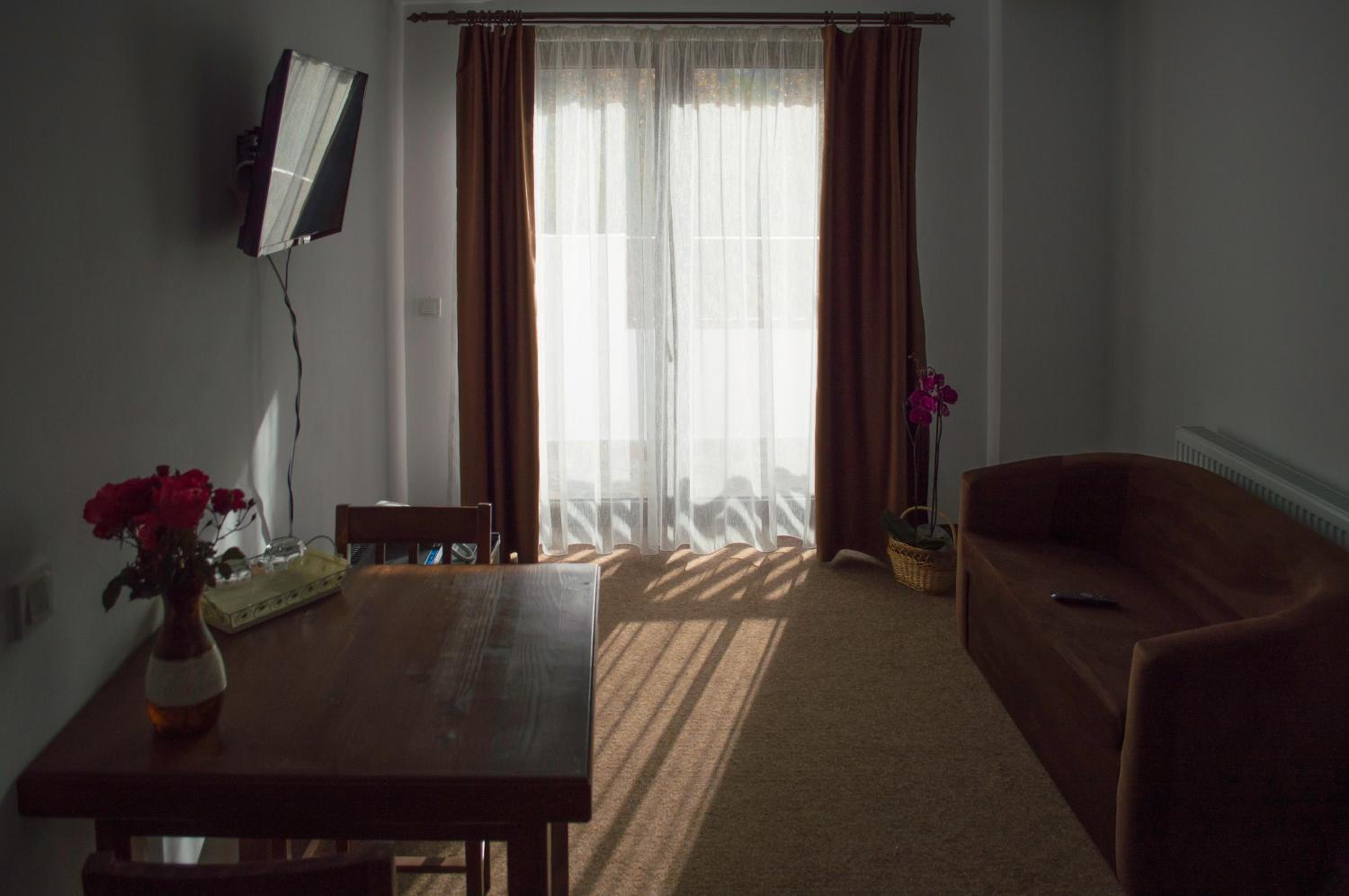 One-Bedroom Apartment - Photo 6