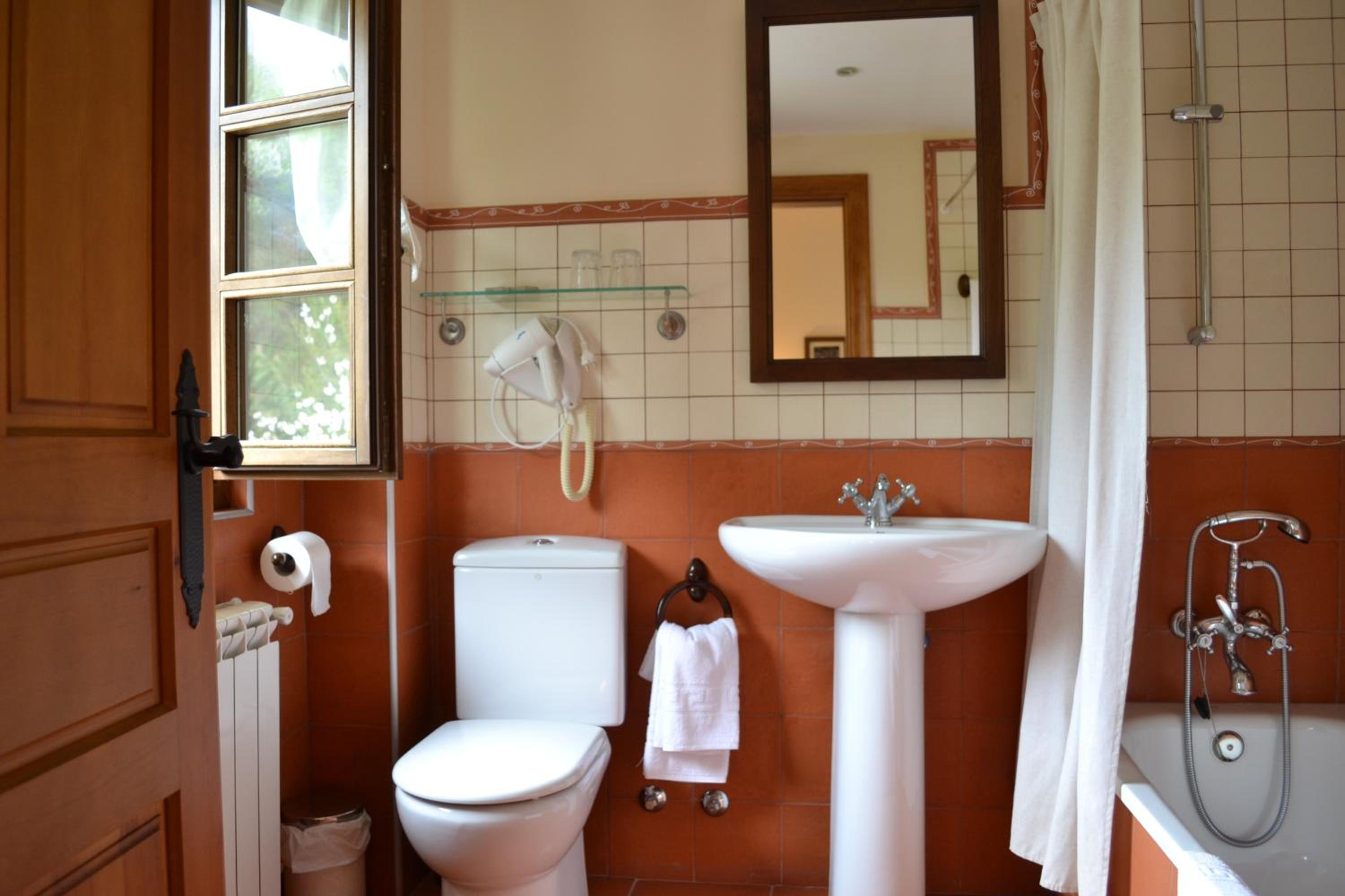 Double Room - Photo 24