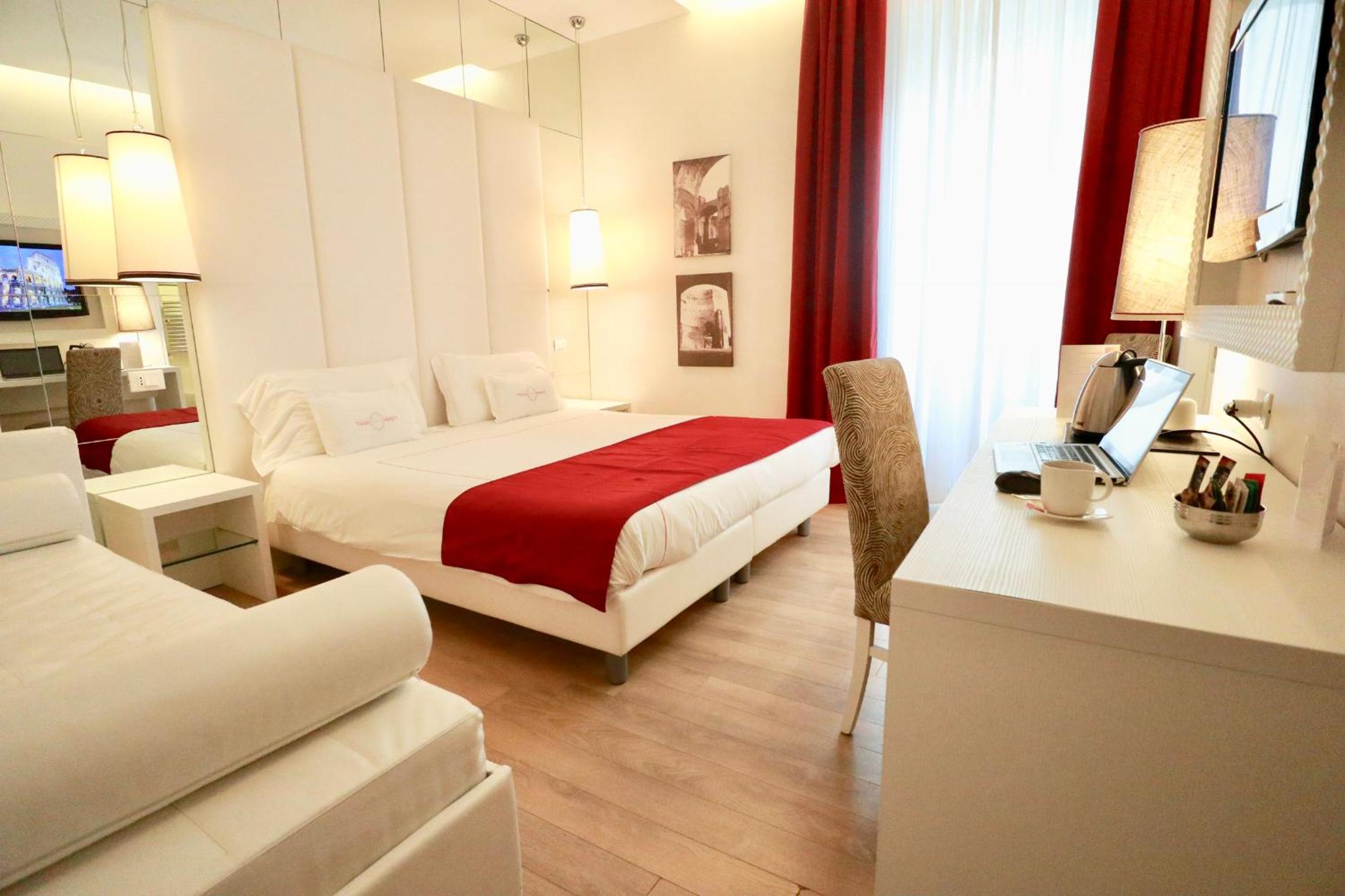 Large Double Room photo 1