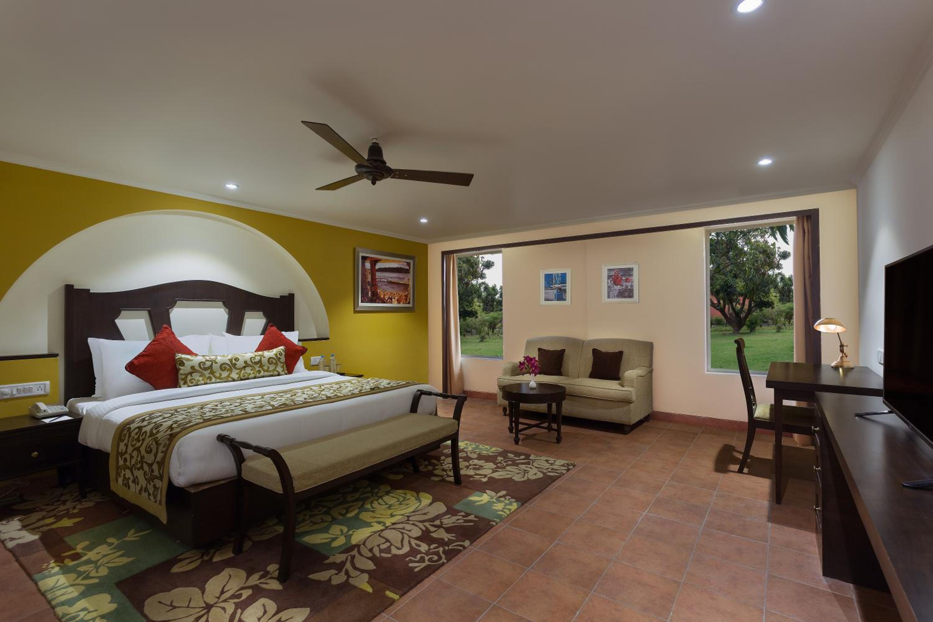 Deluxe Royal Room (Garden Facing) photo 1