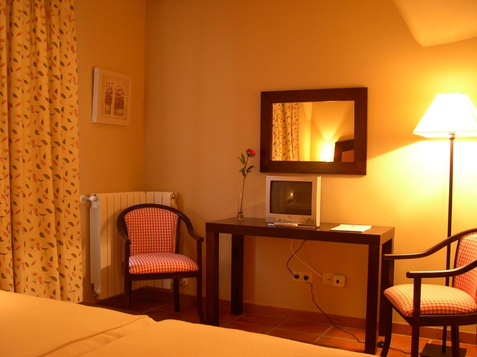 Twin Room - Photo 1