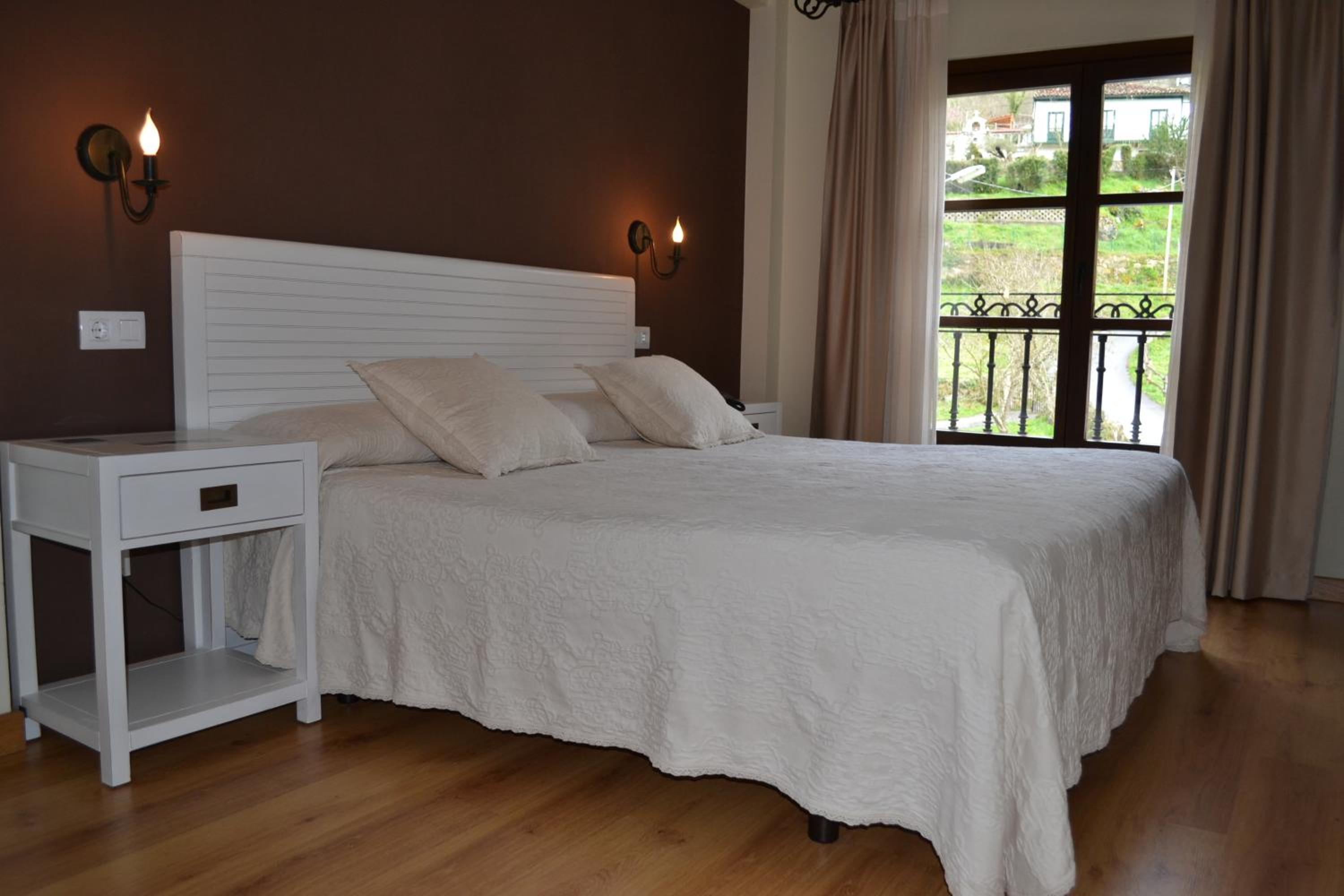 Double Room - Photo 2