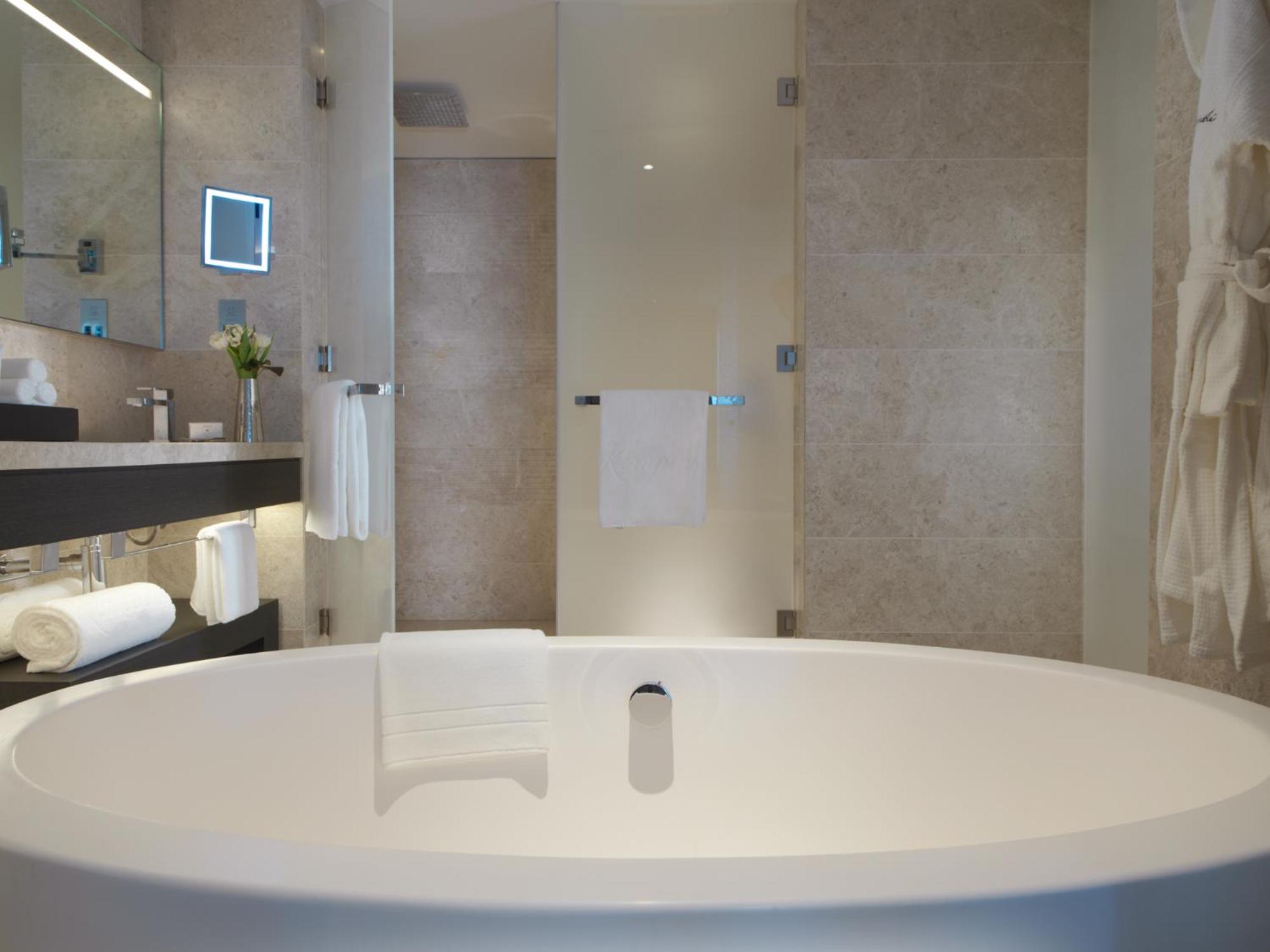 Grand Deluxe Sea View King photo 1