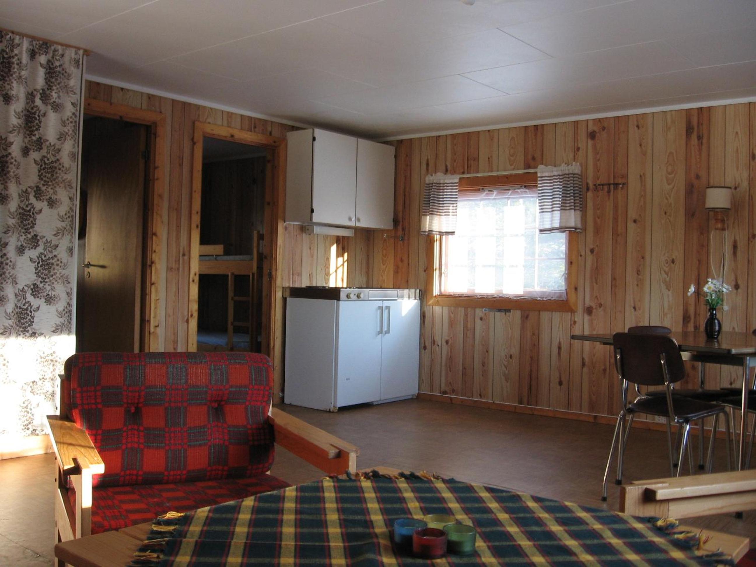 Two-Bedroom House - Photo 4