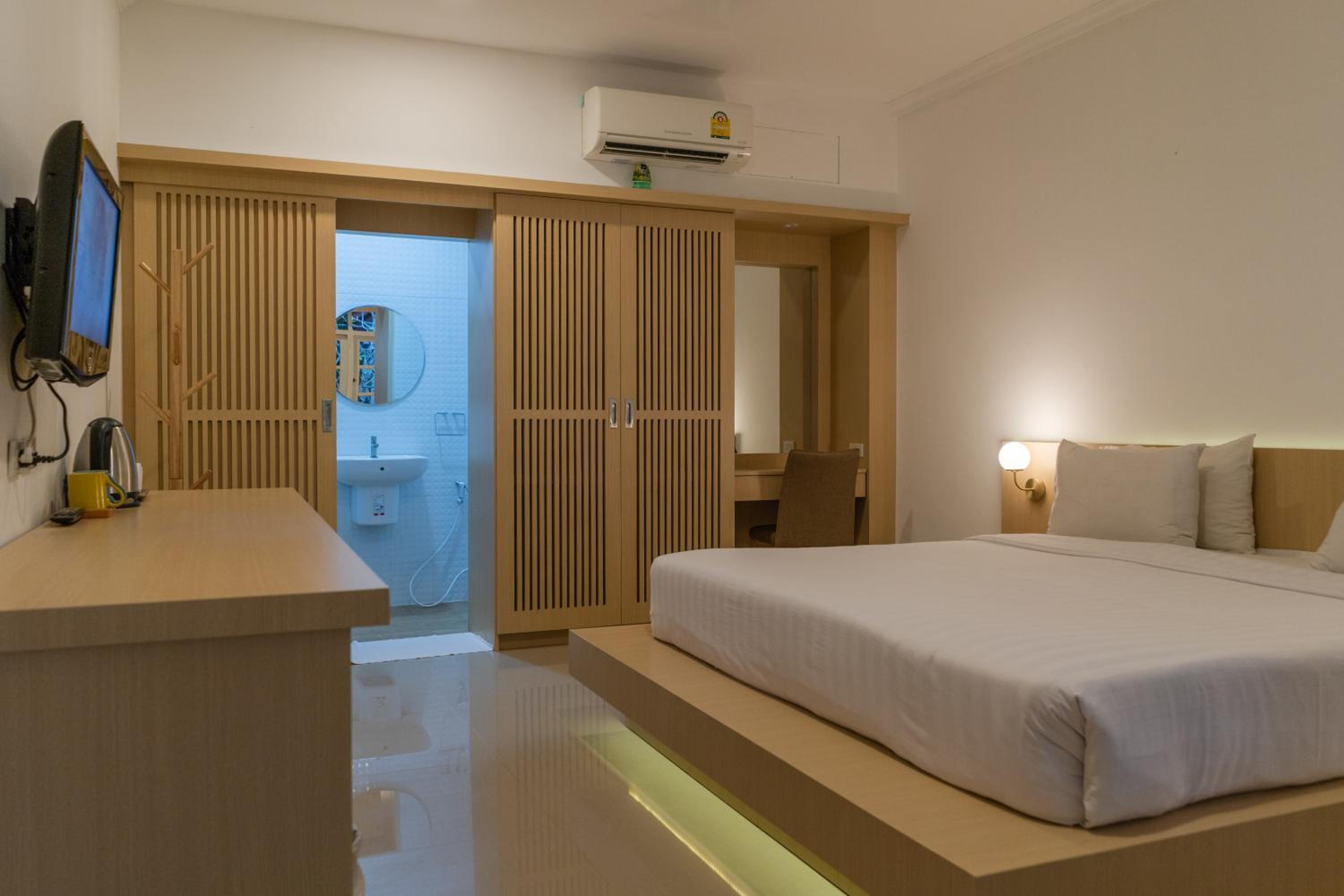 Deluxe Double Room photo 3