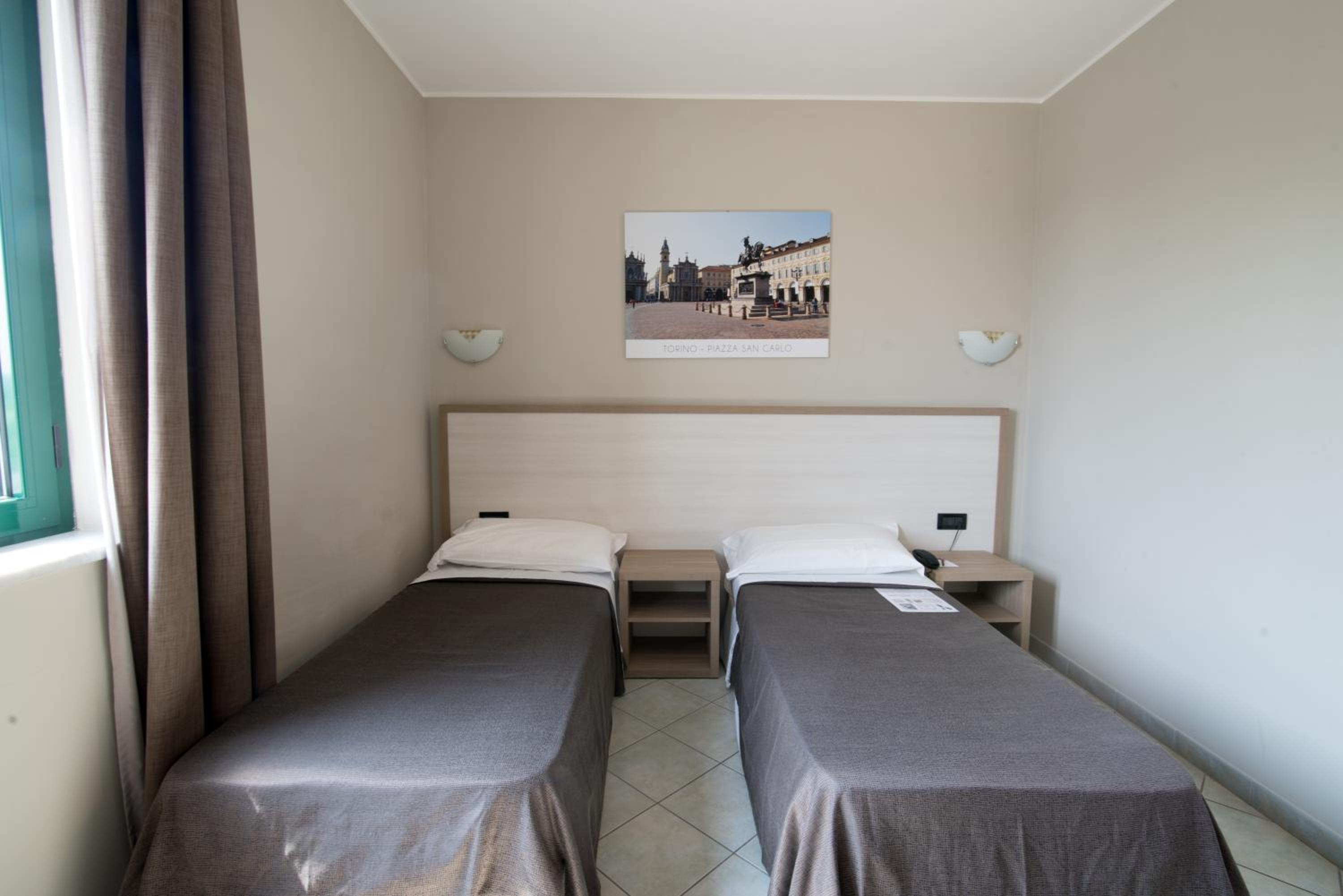 Twin Room - Photo 4