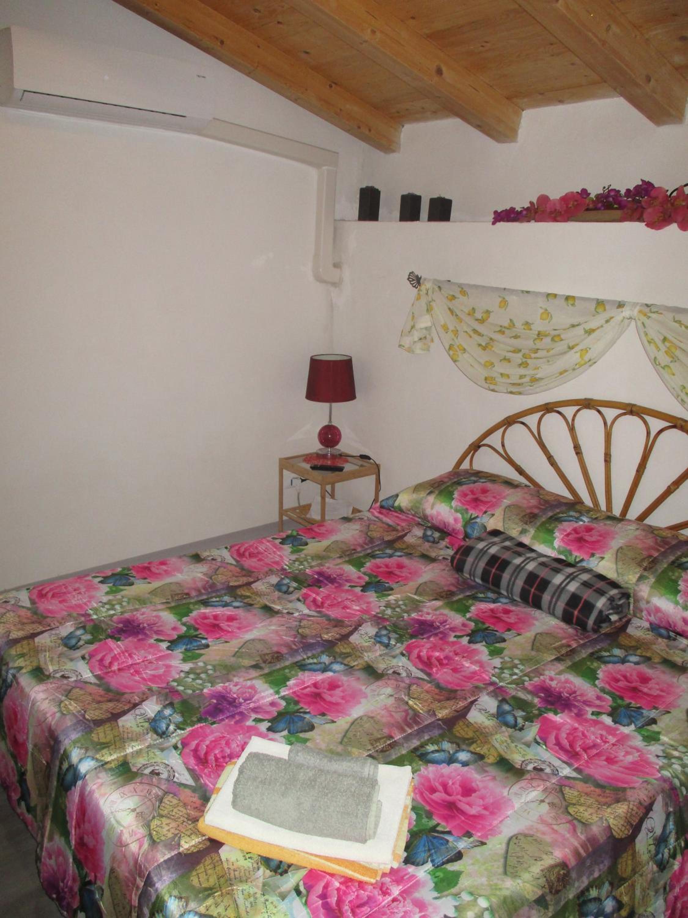 Double Room With Shared Bathroom photo 2