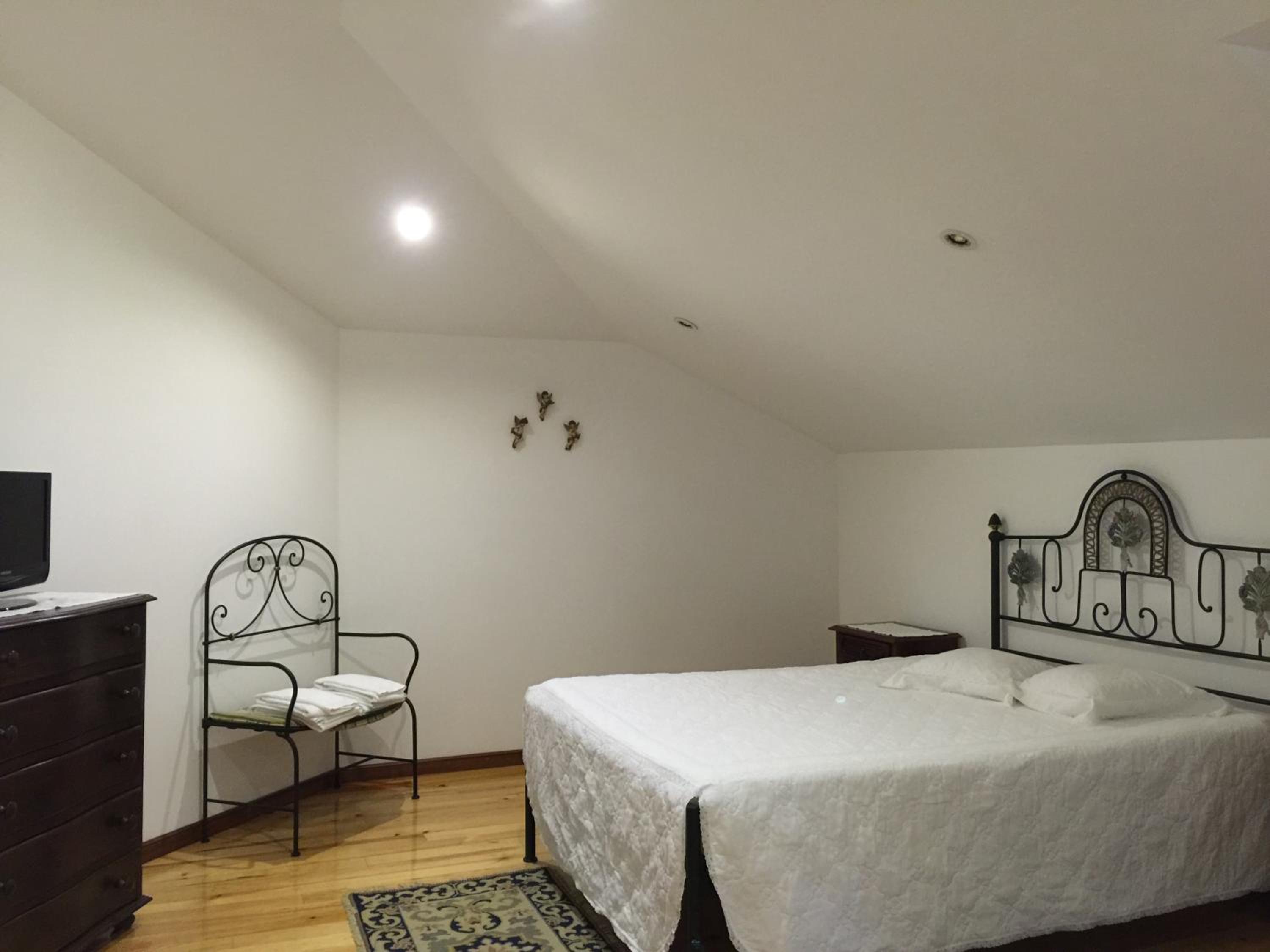 Seven-Bedroom House photo 3