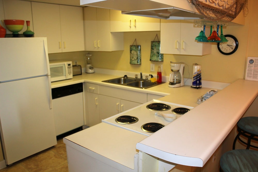 Condo, 1 Bedroom, Balcony, Beachfront photo 2
