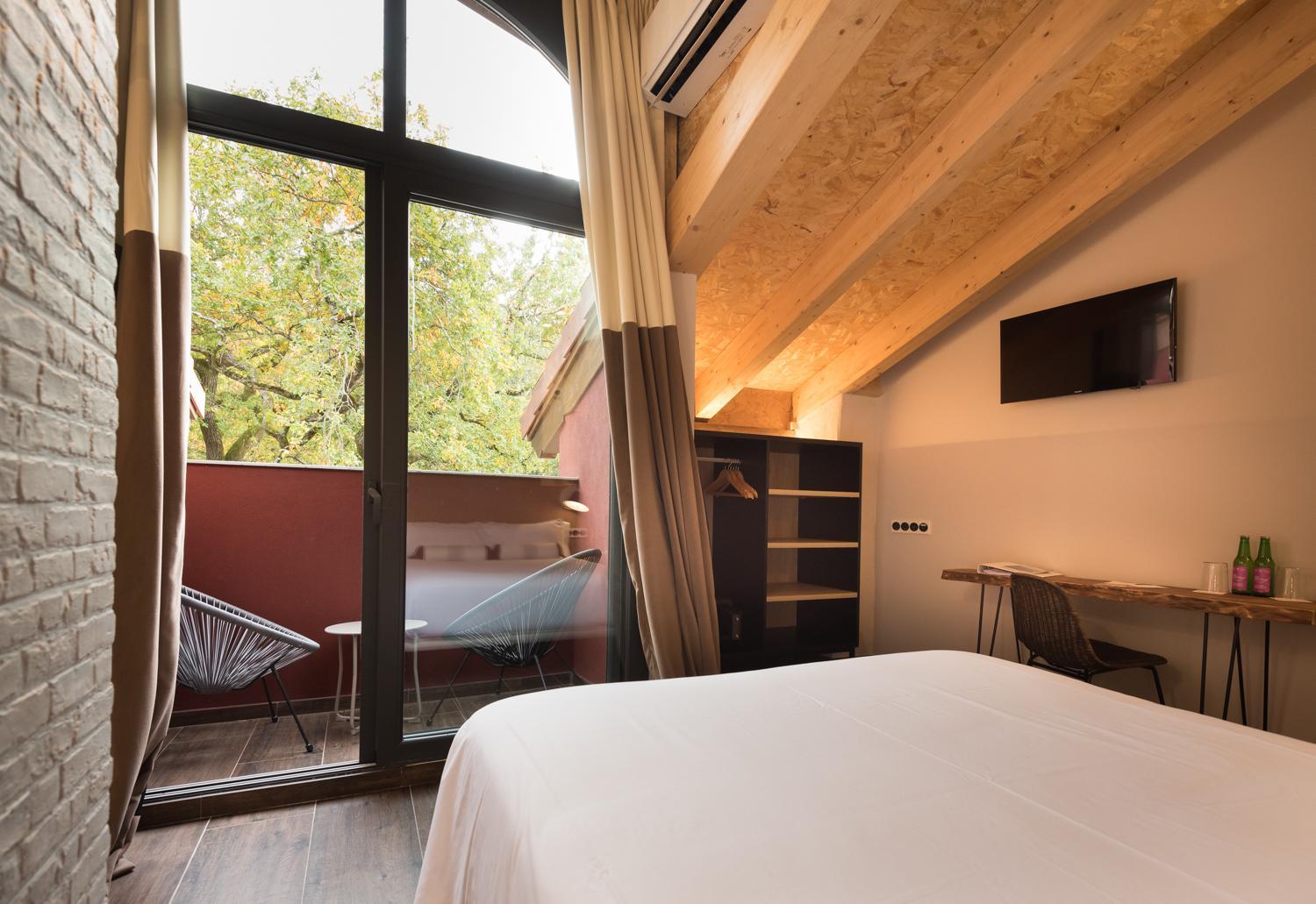 Deluxe Double Room with Extra Bed photo 2