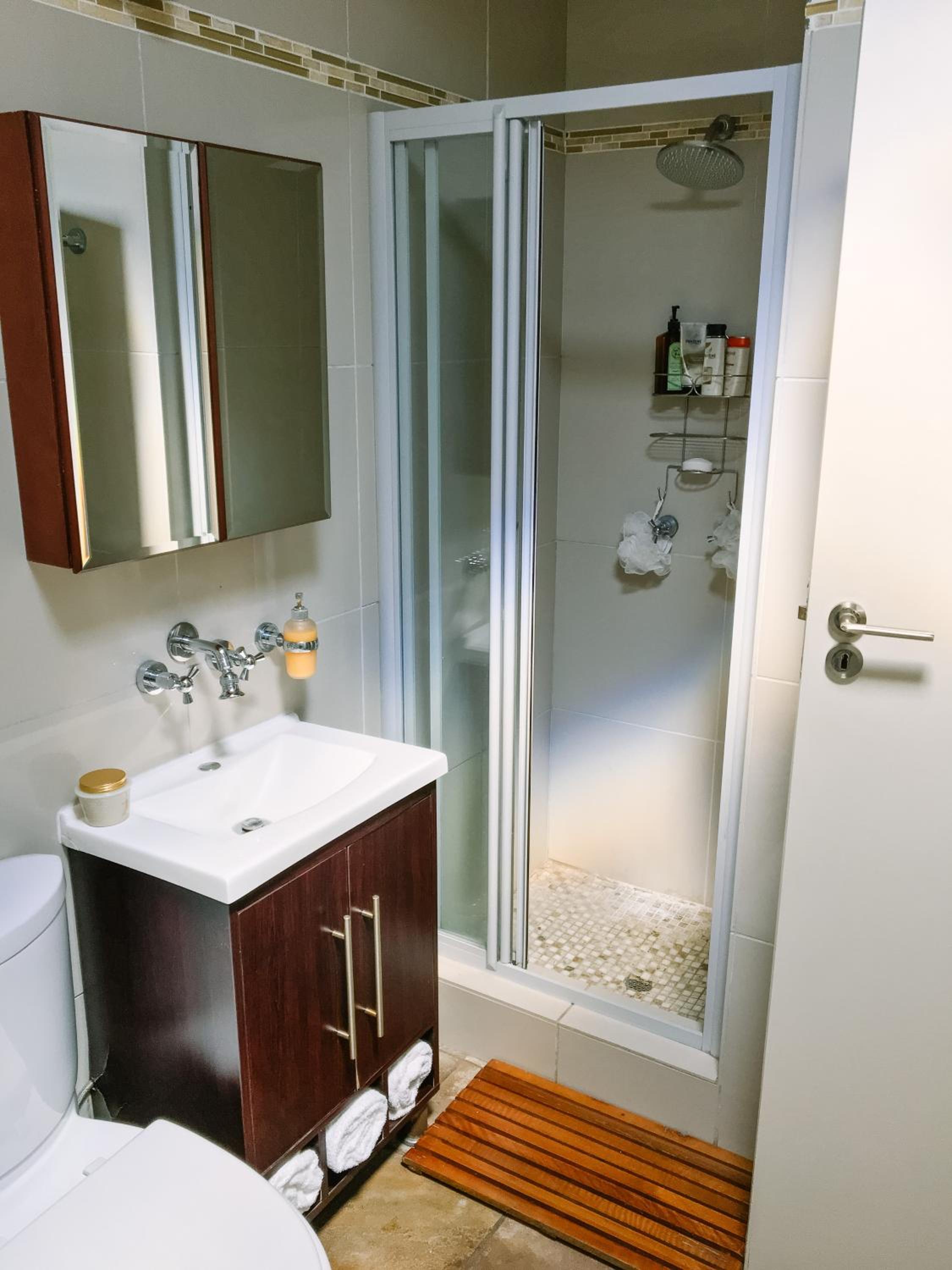 Budget Double Room - Photo 7