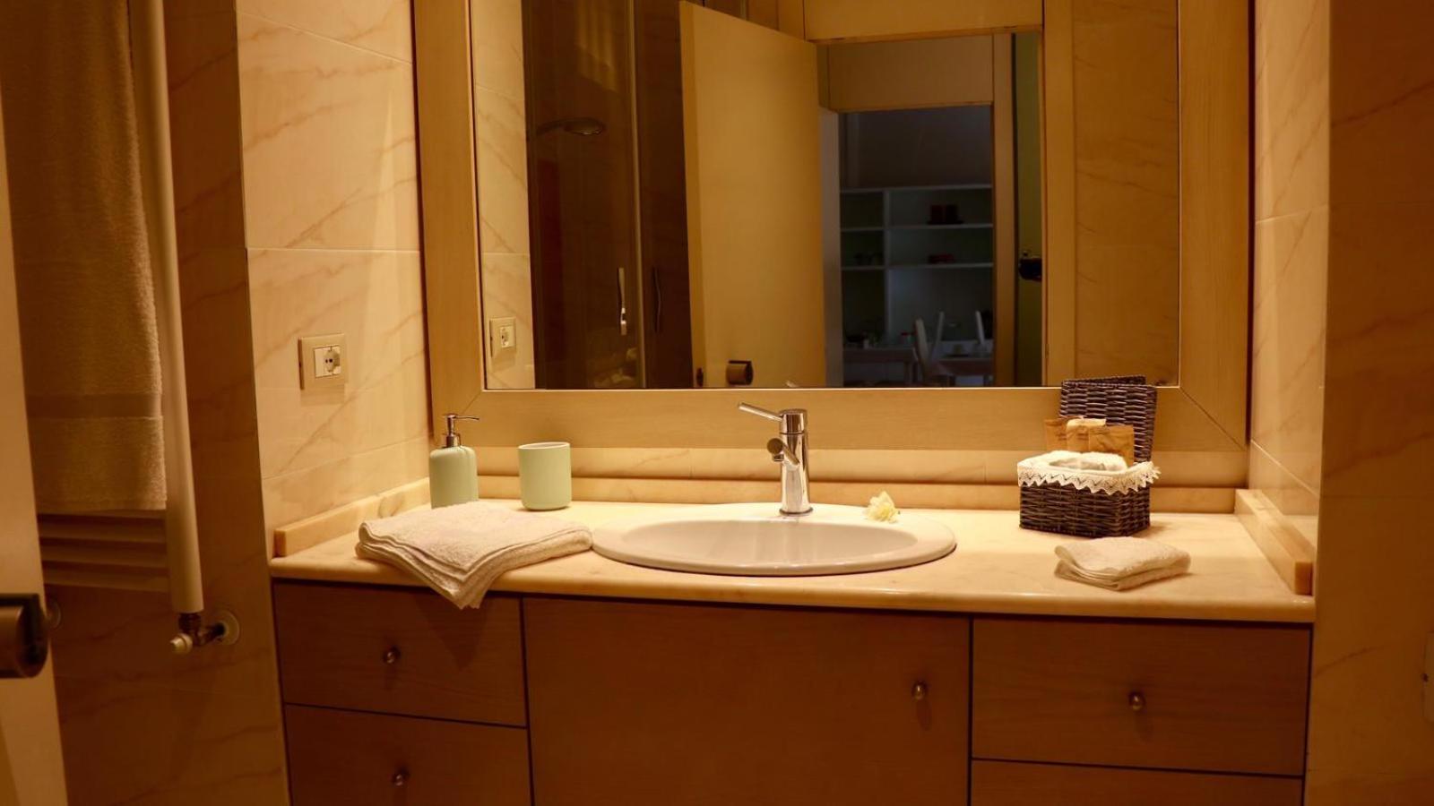 Deluxe Double Room - Photo 7