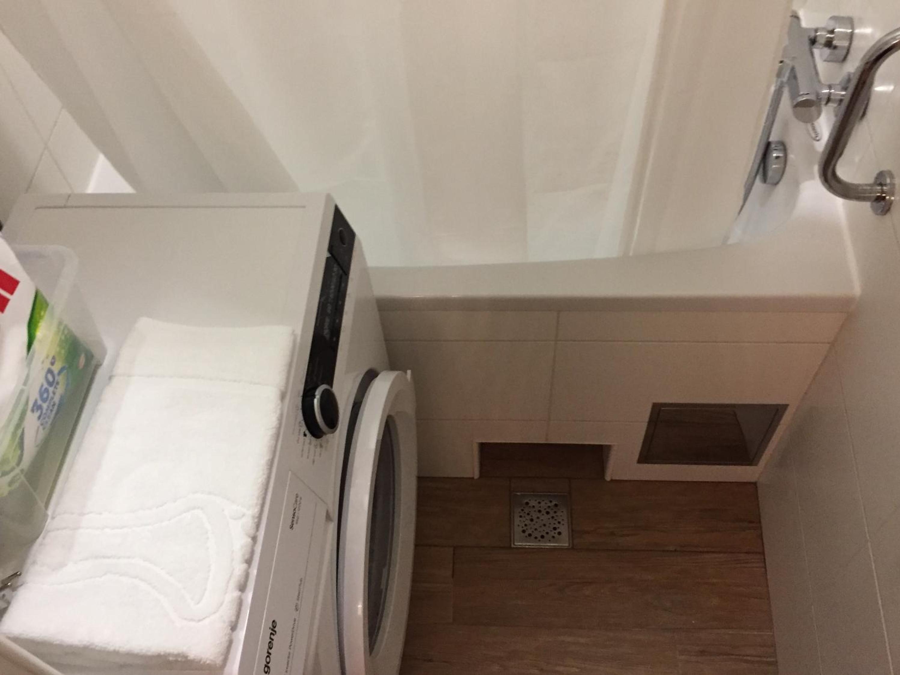 Studio Apartment - Photo 24
