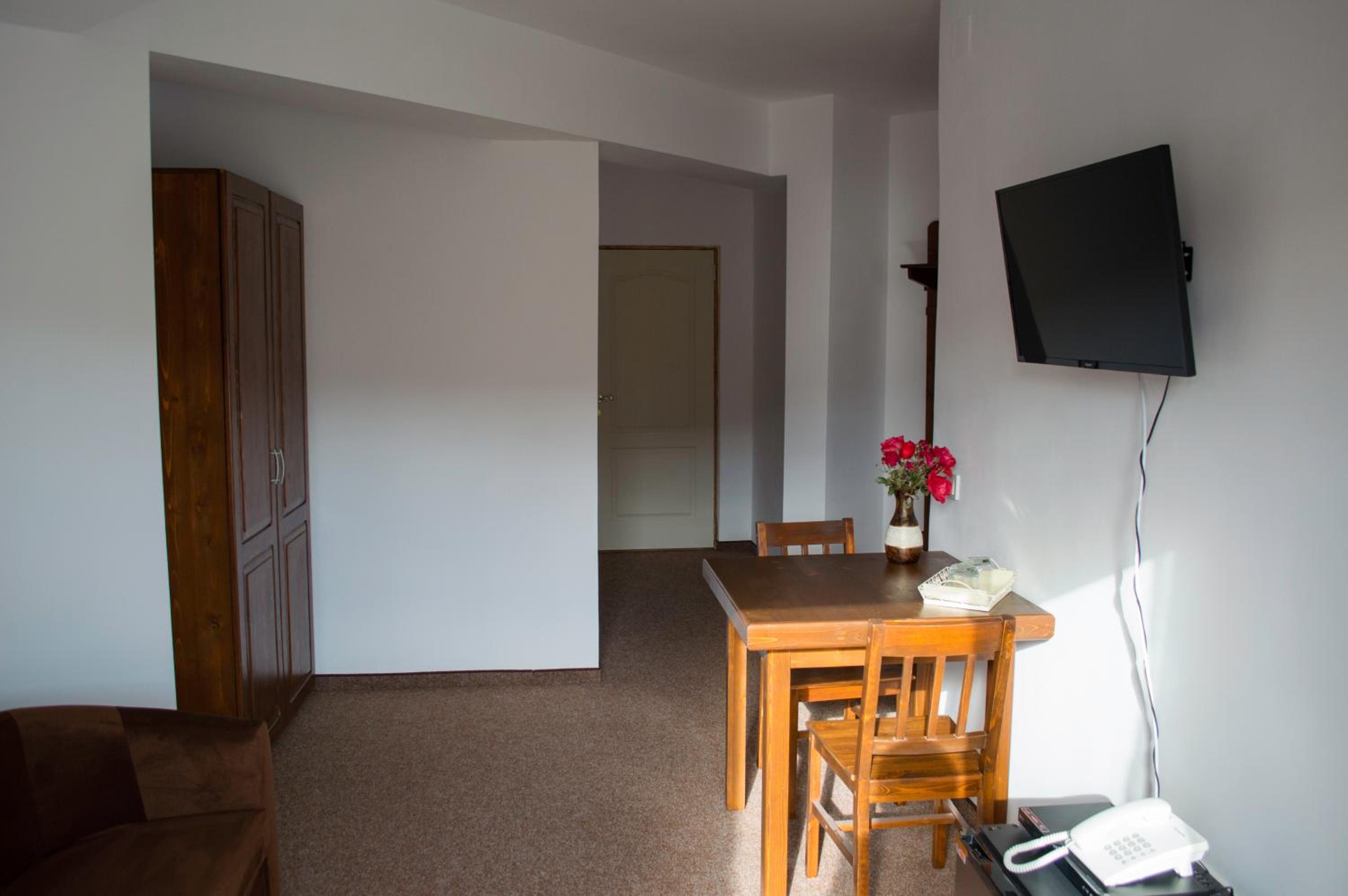 One-Bedroom Apartment - Photo 8