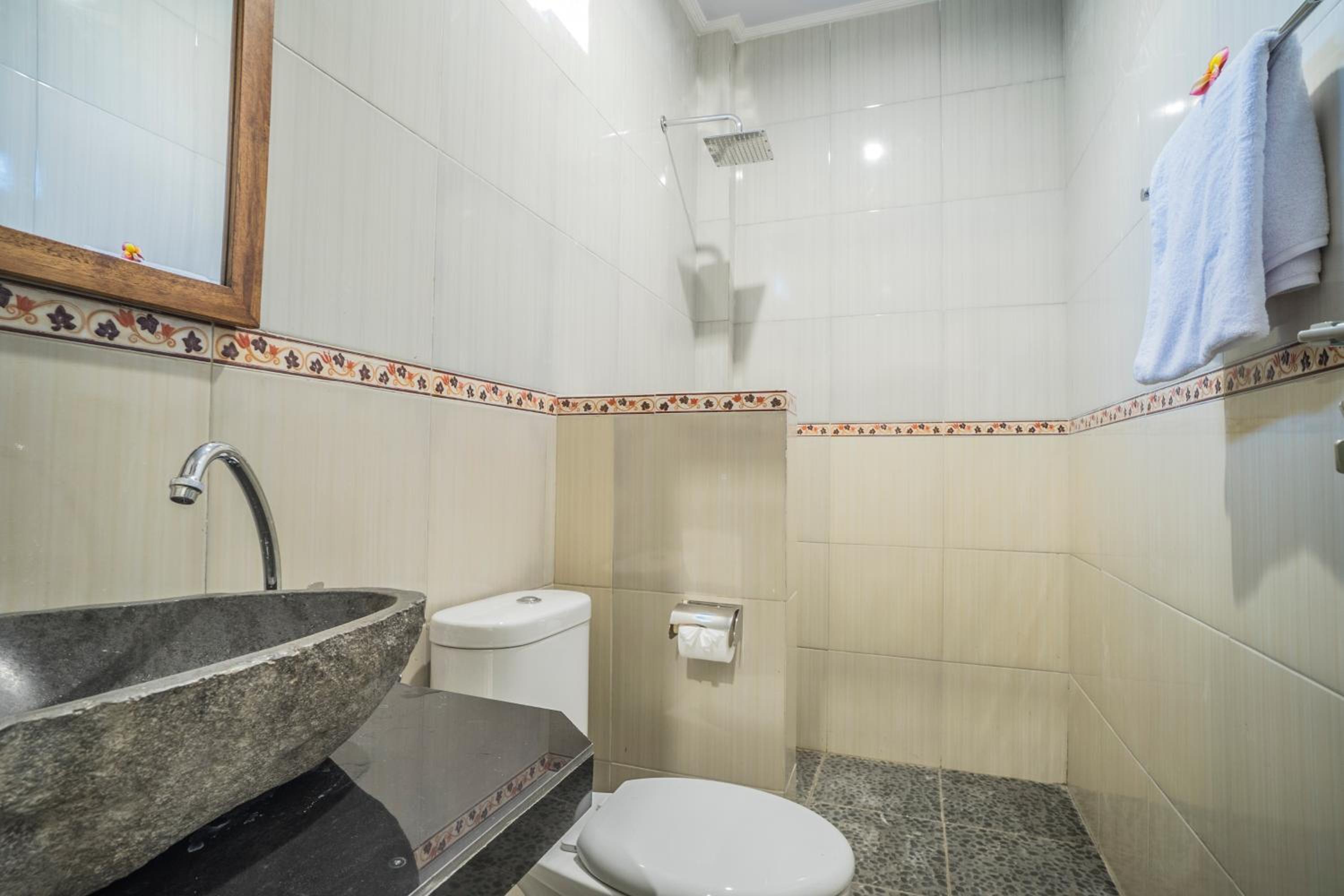 Double Room - Photo 8