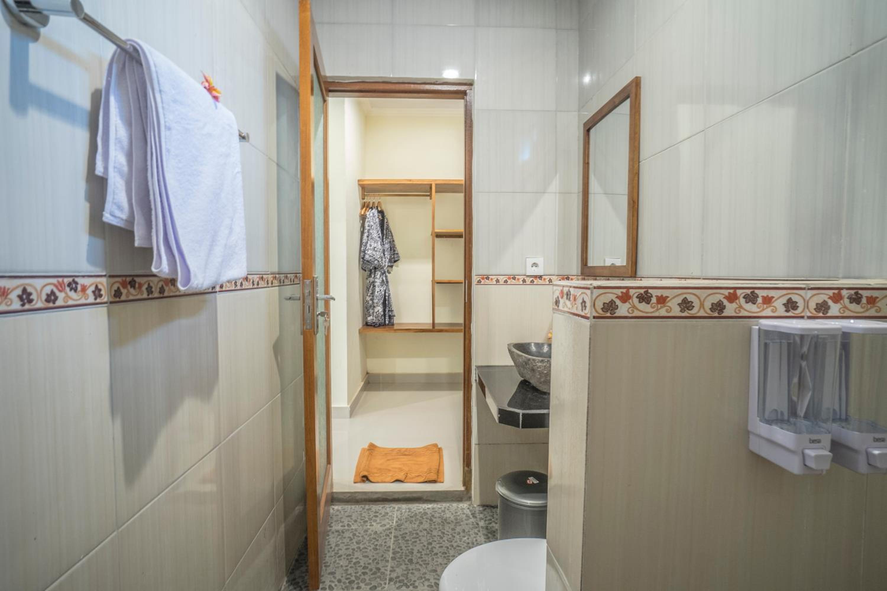 Double Room - Photo 5