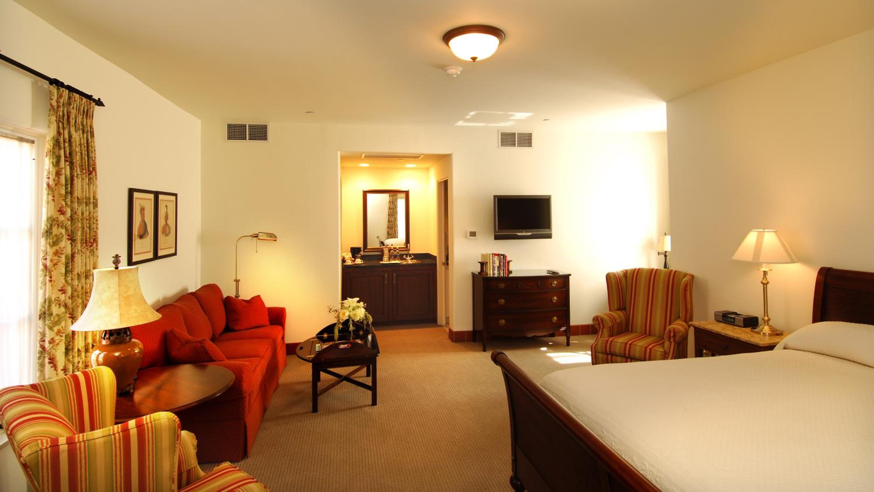 Deluxe King Room photo 1