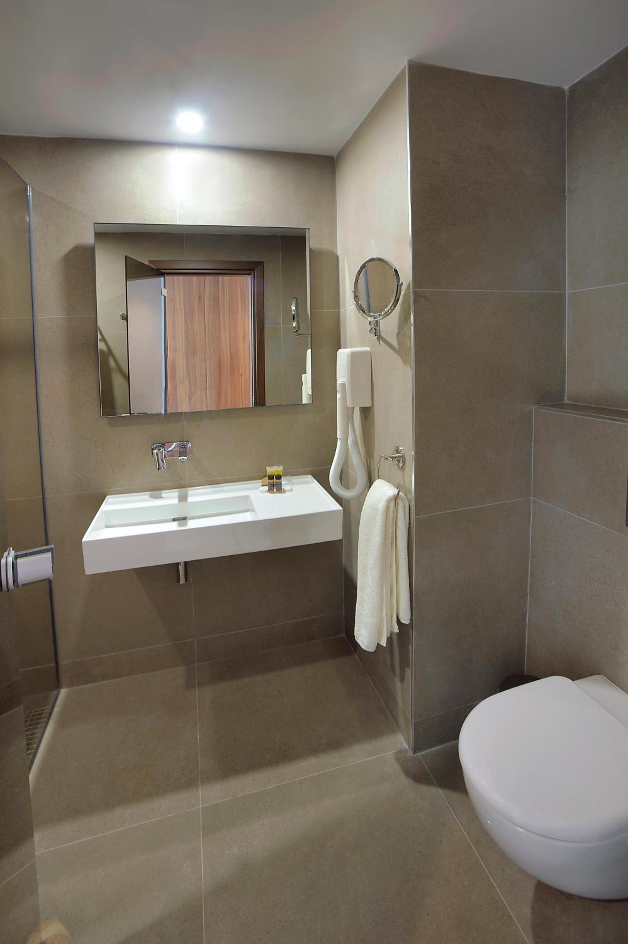 Luxury Double Room with Inland View - Photo 2