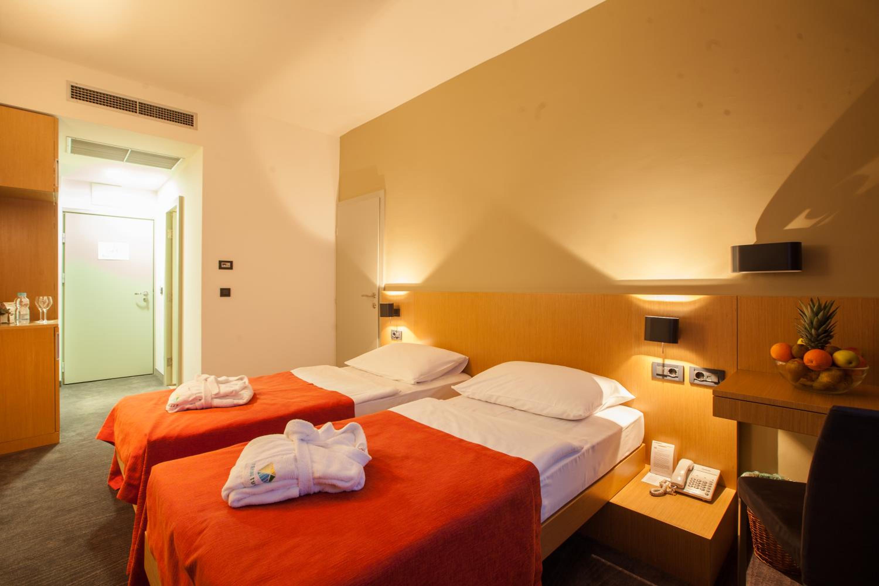 Classic Double or Twin Room with extra bed photo 1