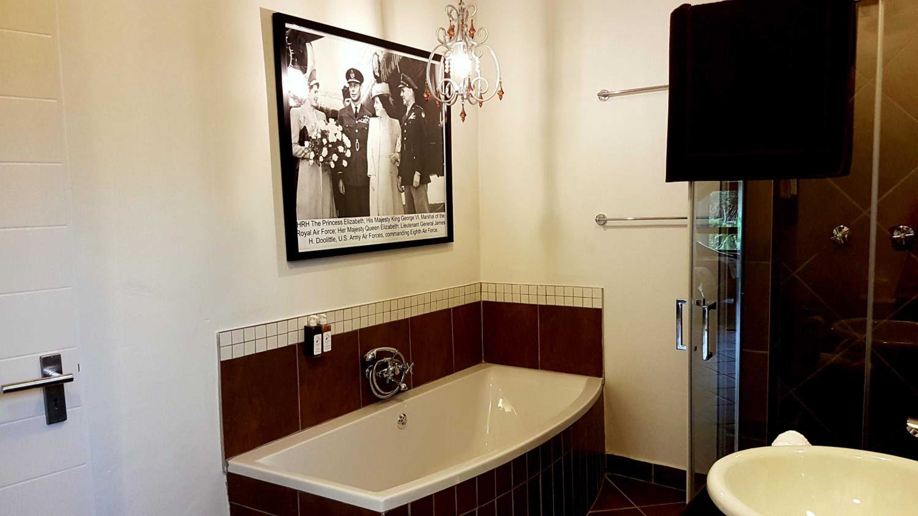 Deluxe Double Room (2 Adults + 1 Child) photo 2