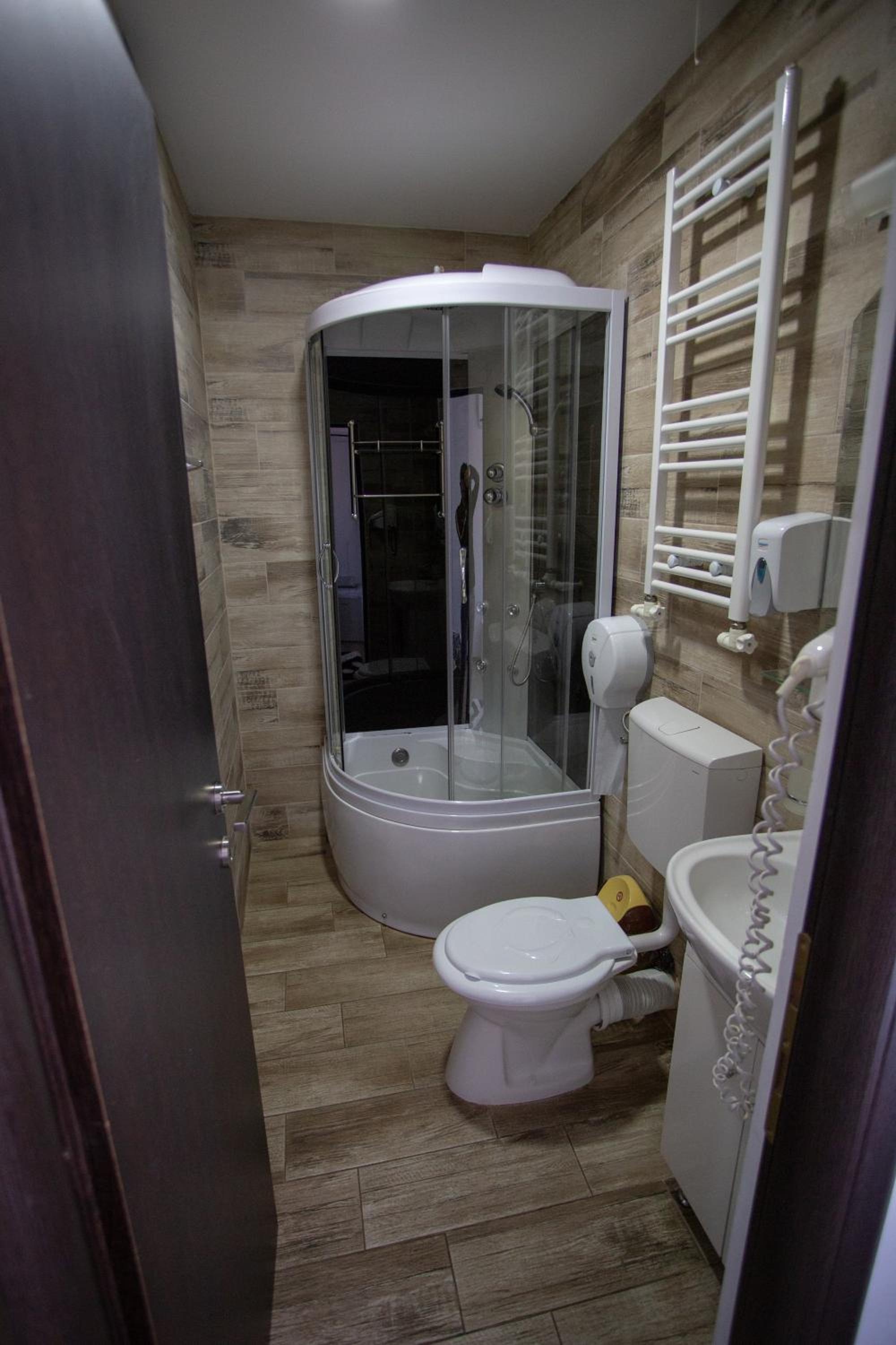 Superior Triple Room photo 3