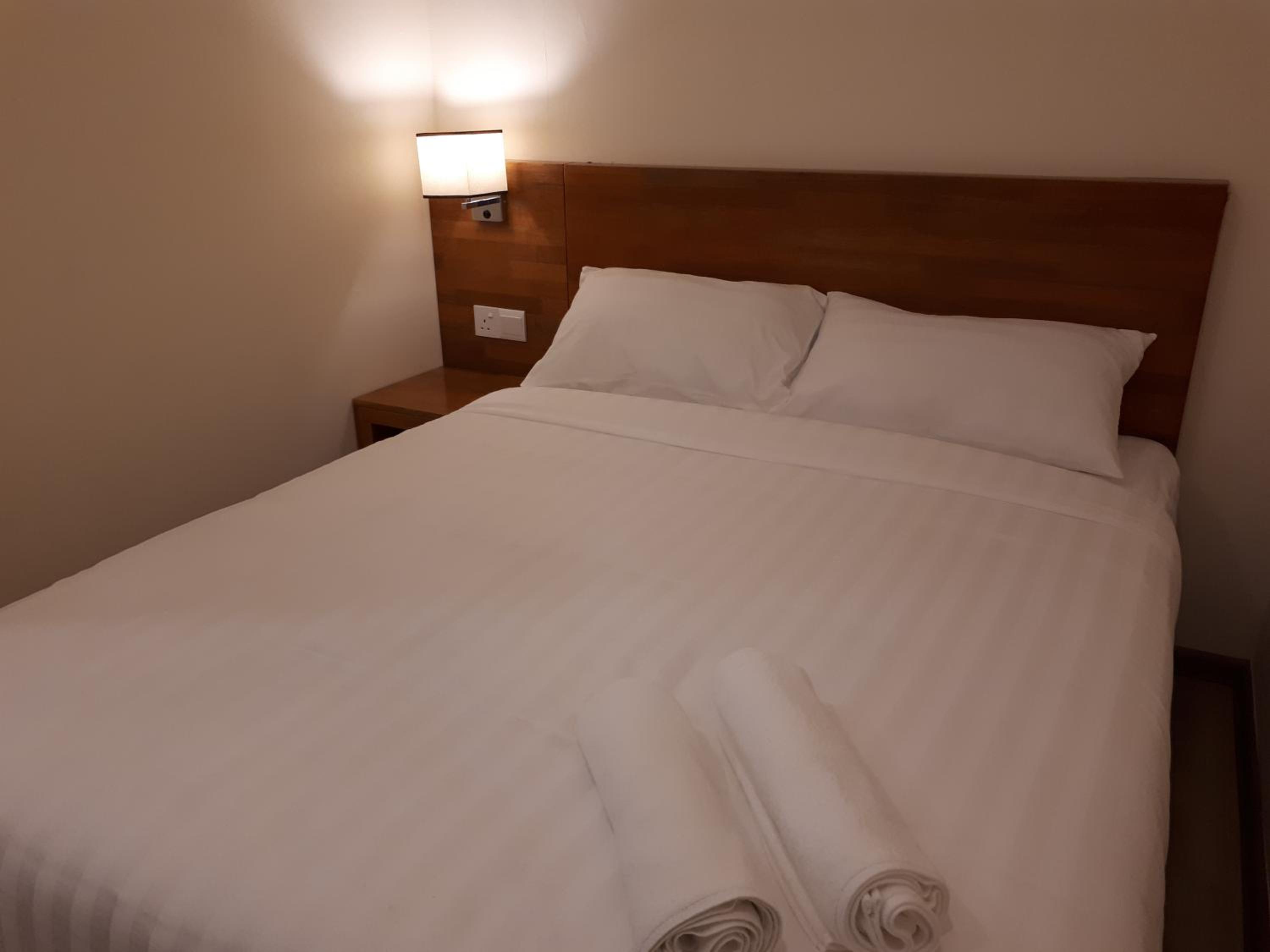 Standard Queen Room (No Window) - Photo 1