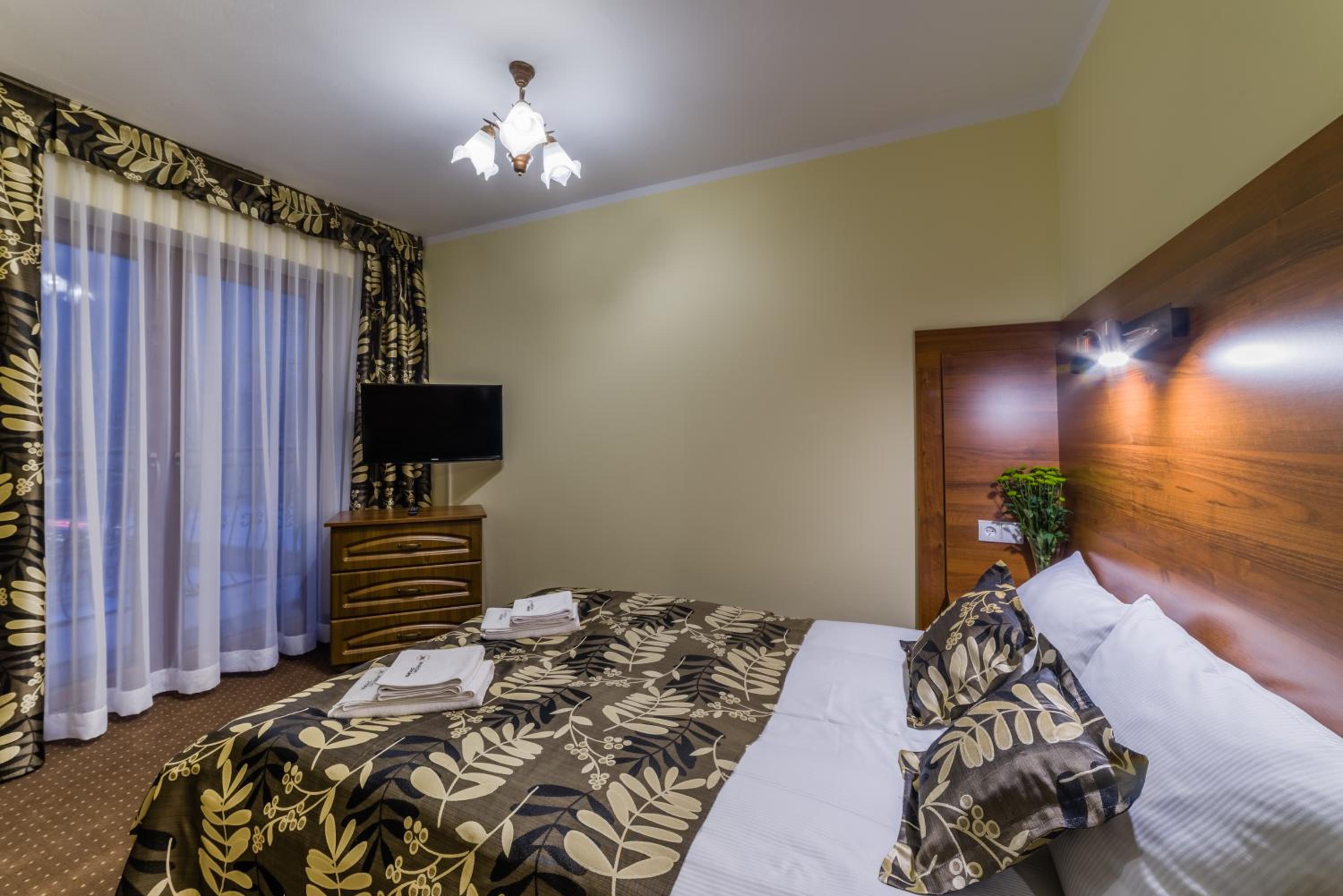 Double or Twin Room - Photo 3