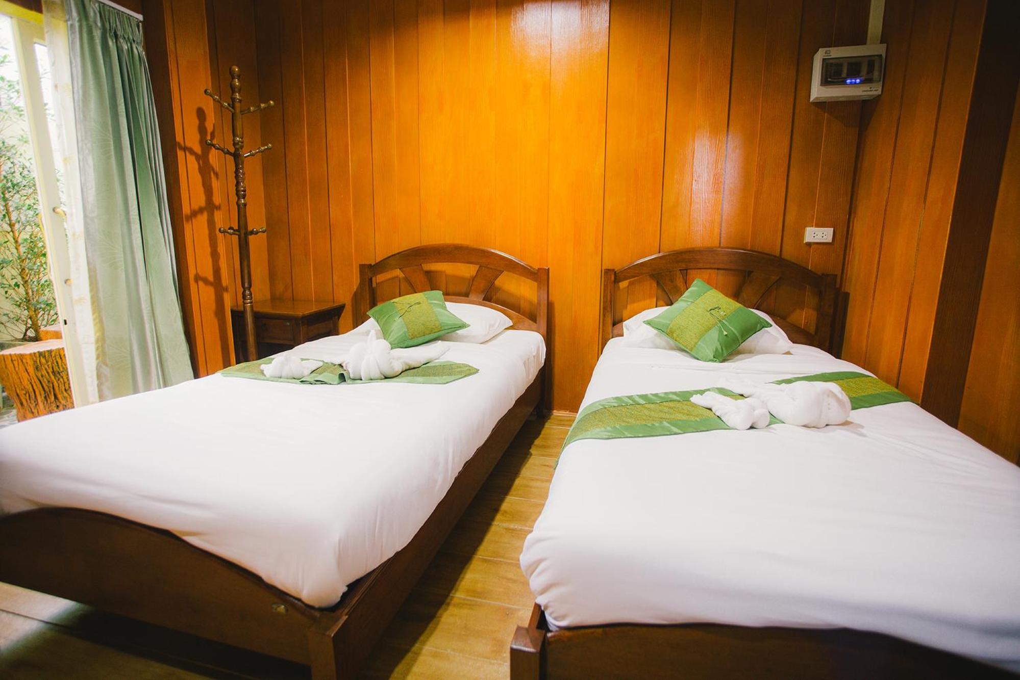 Twin Room with Private Bathroom - Photo 1
