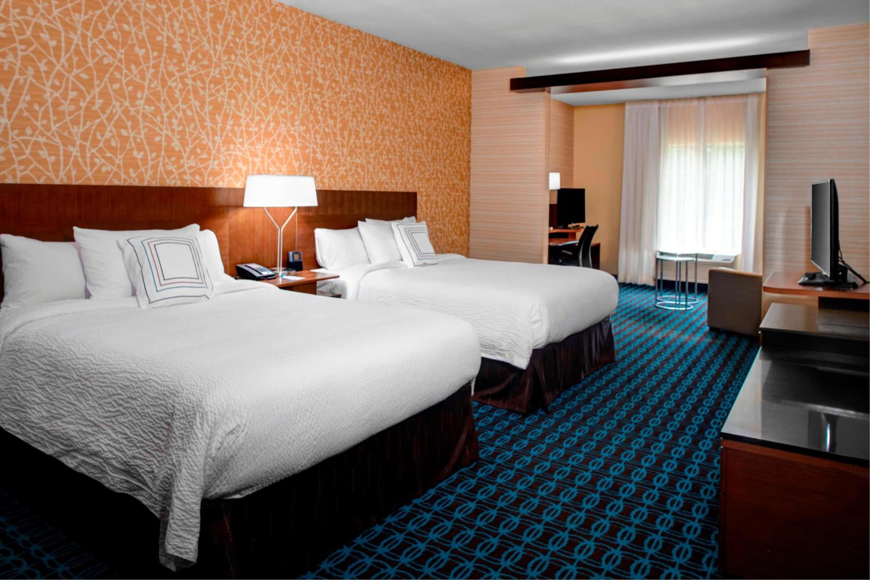 Queen Suite with Two Queen Beds and Sofa Bed - Hearing Accessible