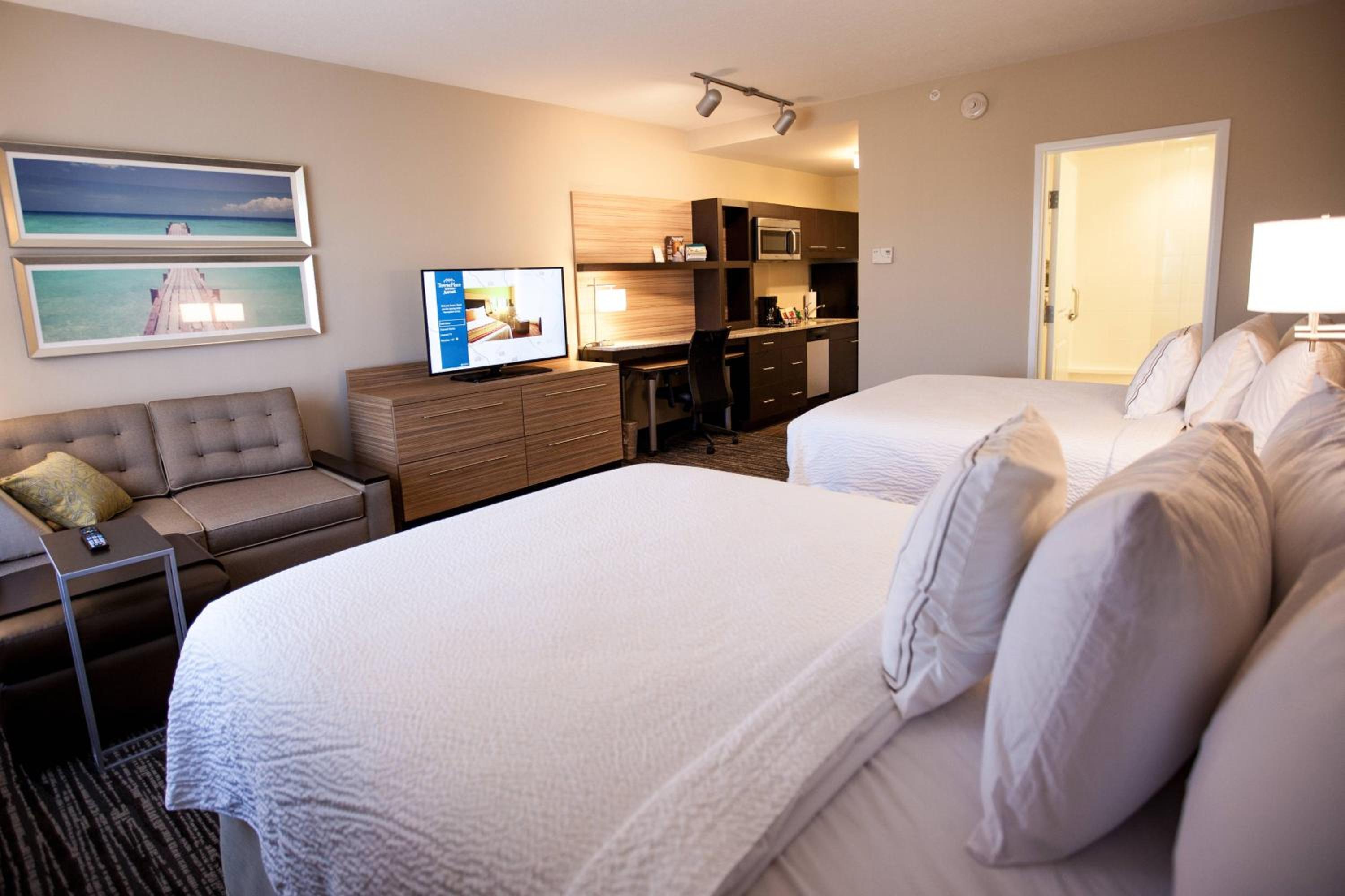 Studio Queen Room with Two Queen Beds