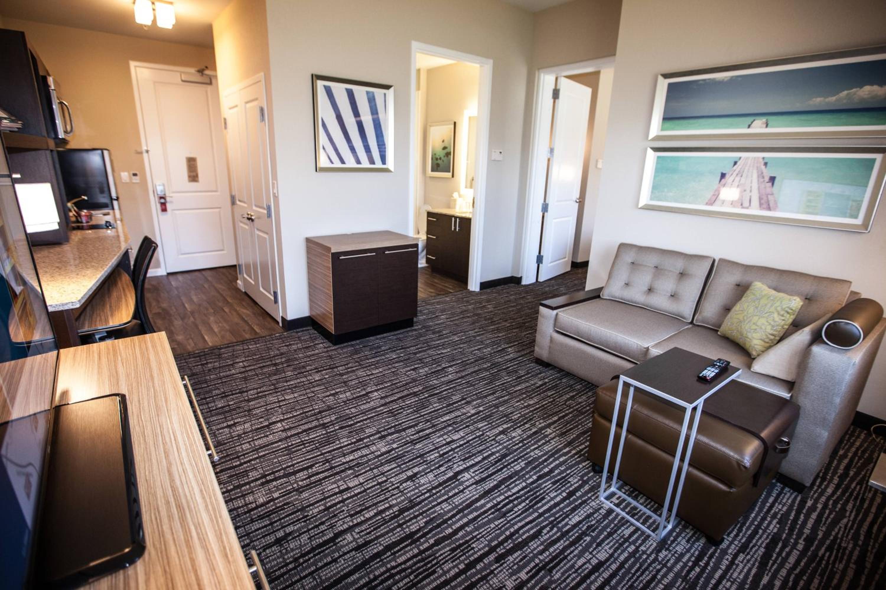 One-Bedroom King Suite with Sofa Bed and Roll-in Shower - Mobility Accessible