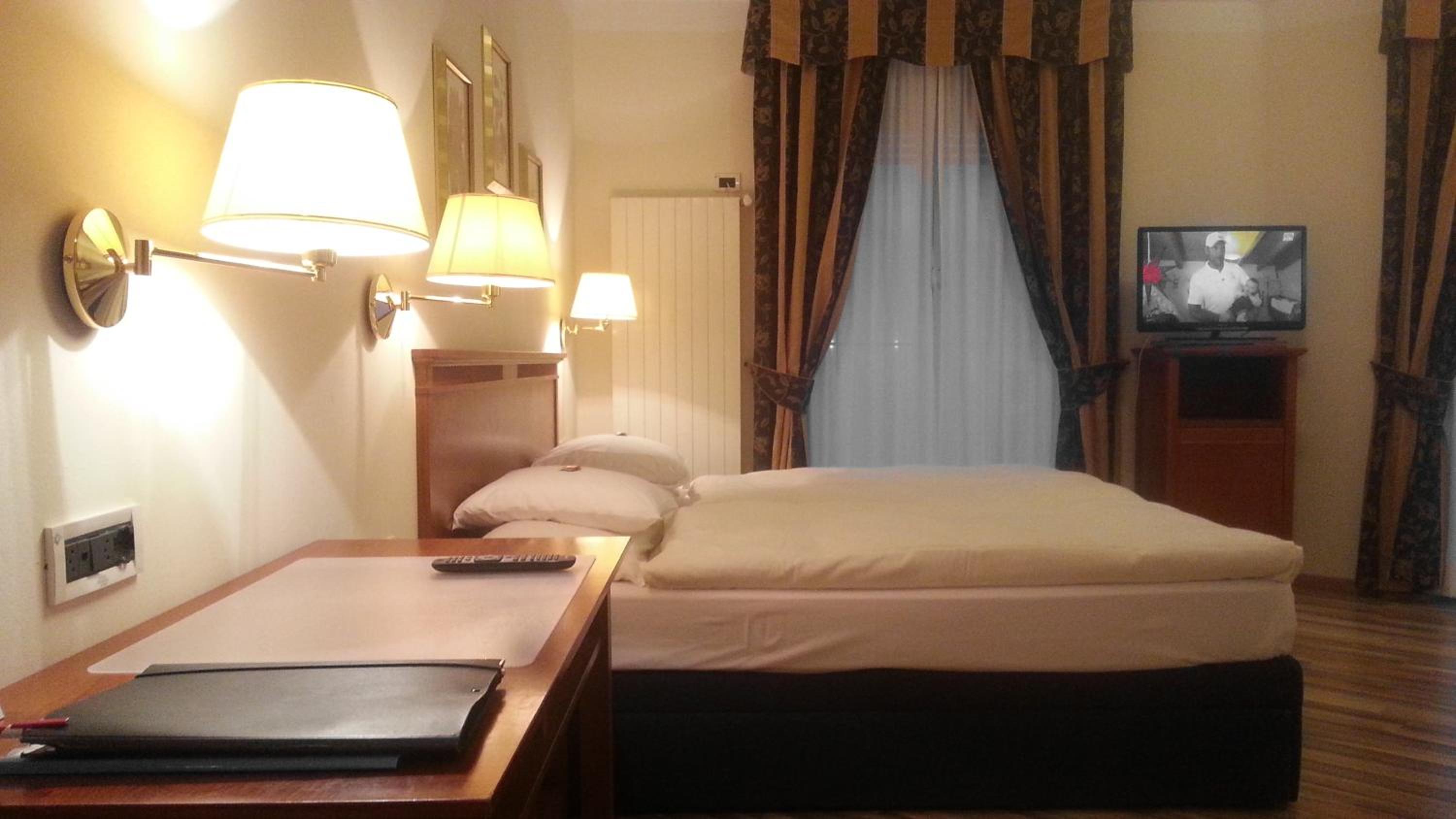 Superior Double or Twin Room - Photo 1