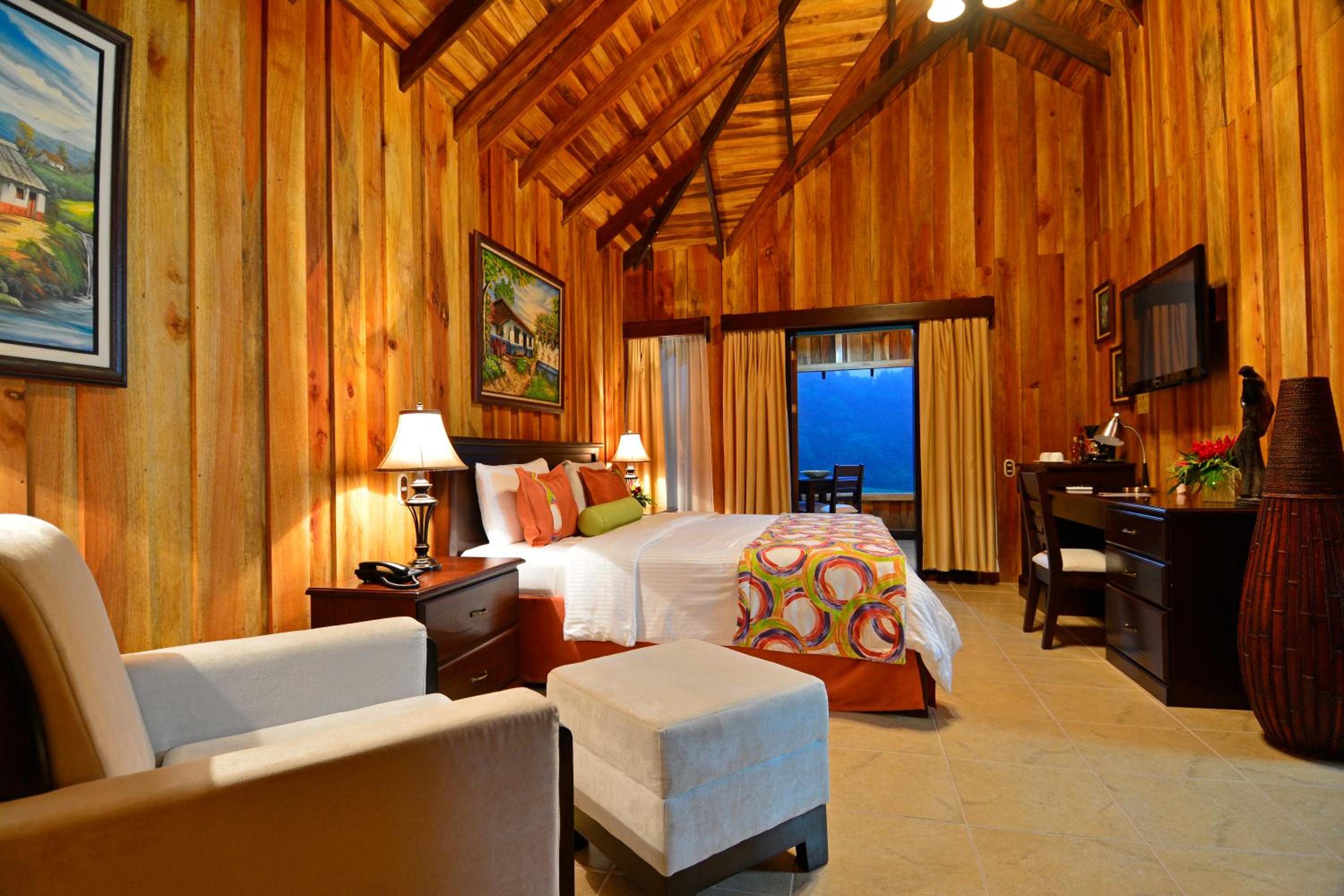 Deluxe Bungalow with Bathtub
